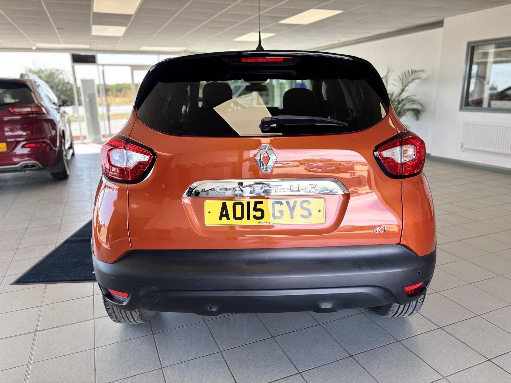 Renault Captur 1.5 dCi Dynamique S MediaNav SUV 5dr Diesel EDC Euro 5 (90 ps)