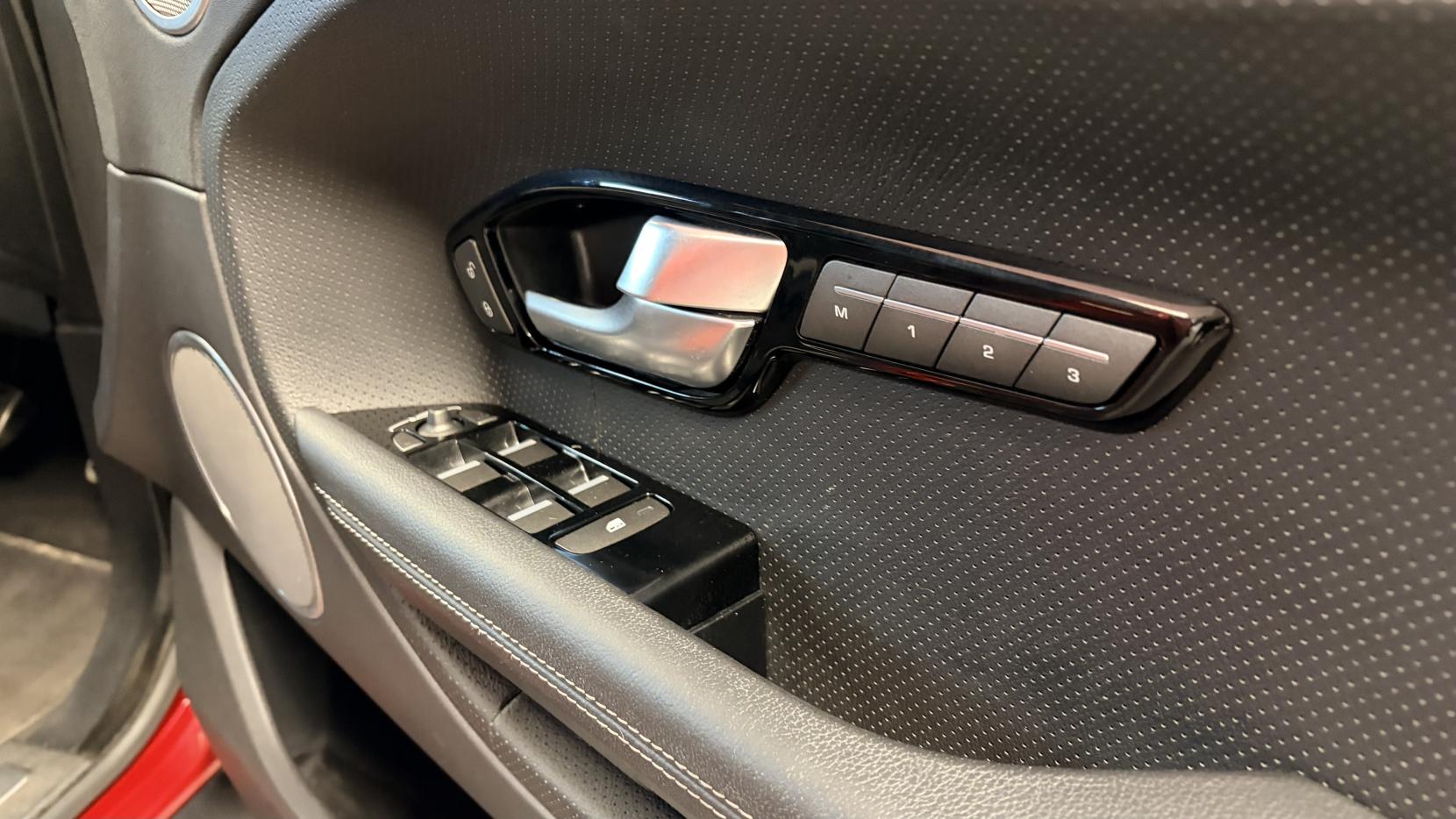 Land Rover Range Rover Evoque 2.2 SD4 Dynamic SUV 5dr Diesel Auto 4WD Euro 5 (s/s) (190 ps)