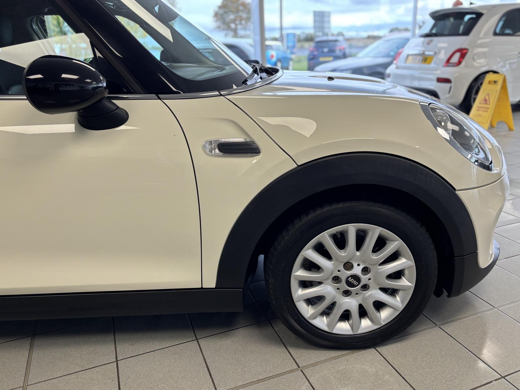 MINI Hatch 1.5 Cooper Hatchback 5dr Petrol Manual Euro 6 (s/s) (136 ps)