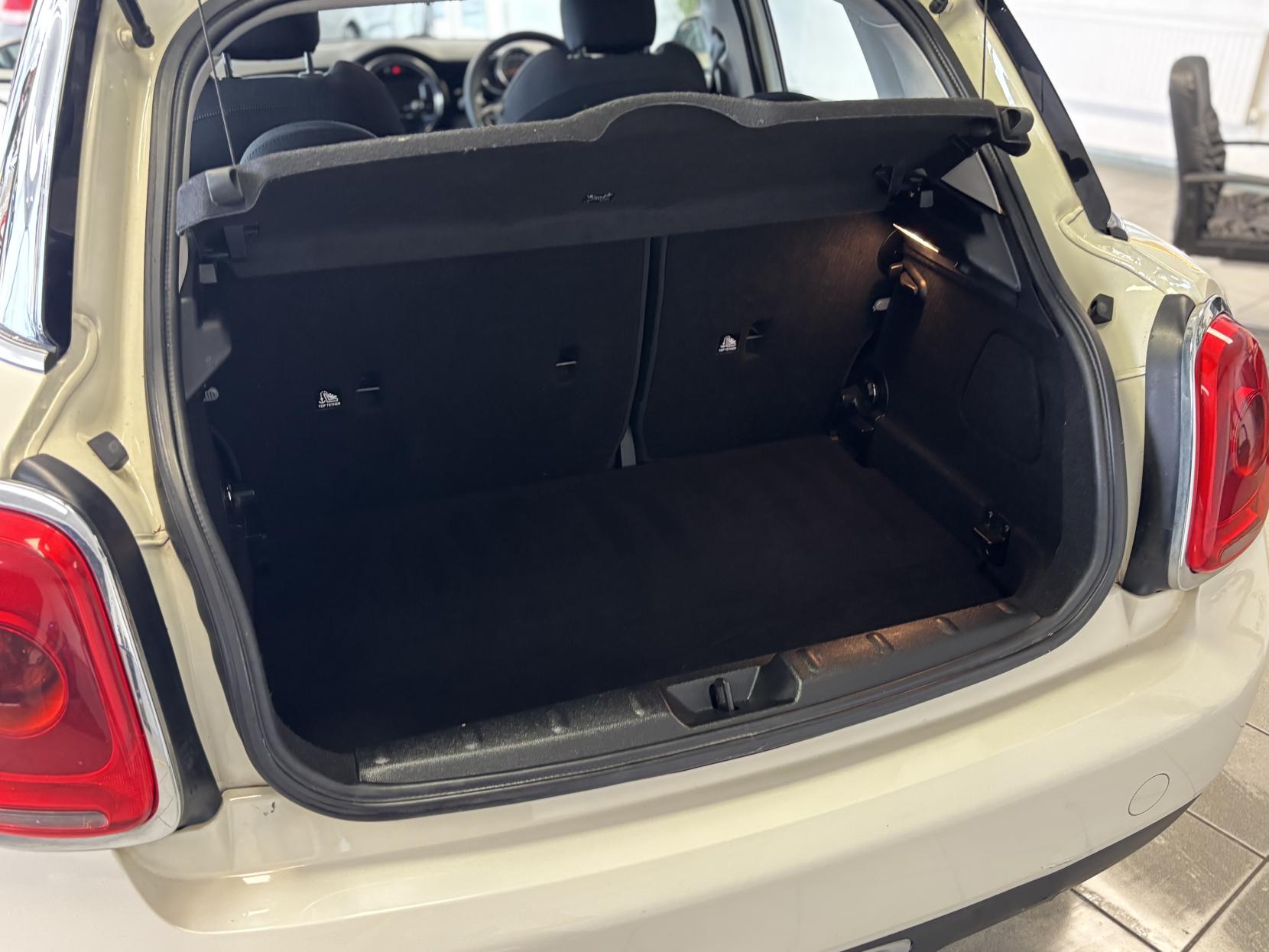 MINI Hatch 1.5 Cooper Hatchback 5dr Petrol Manual Euro 6 (s/s) (136 ps)
