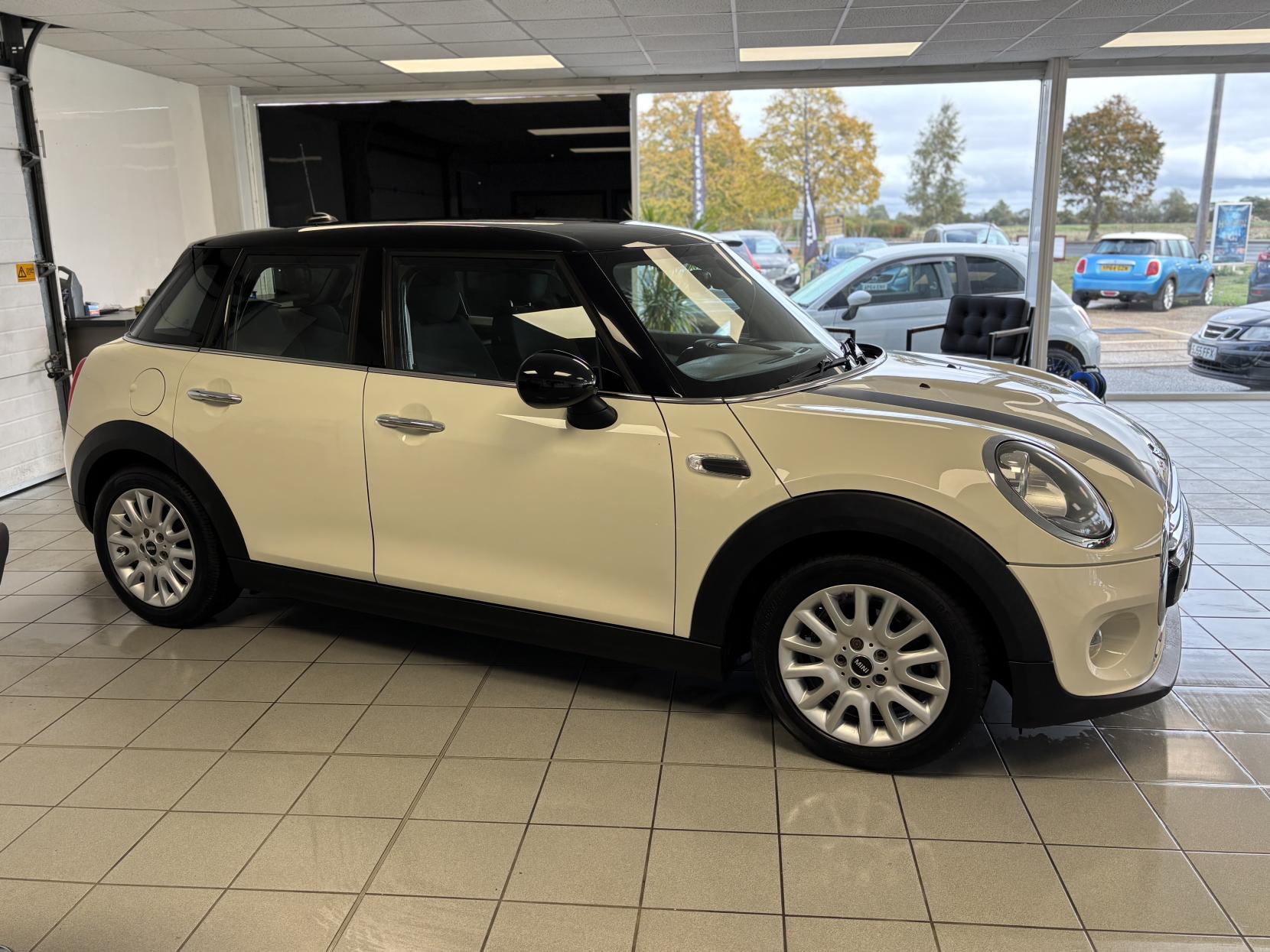 MINI Hatch 1.5 Cooper Hatchback 5dr Petrol Manual Euro 6 (s/s) (136 ps)
