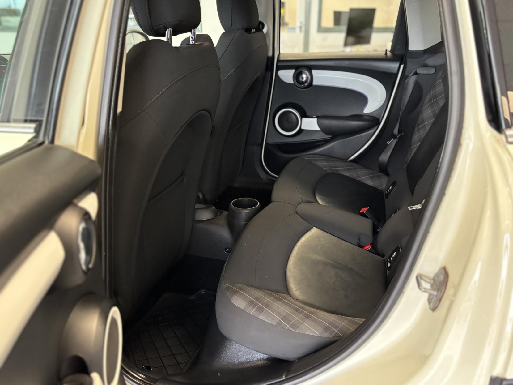MINI Hatch 1.5 Cooper Hatchback 5dr Petrol Manual Euro 6 (s/s) (136 ps)