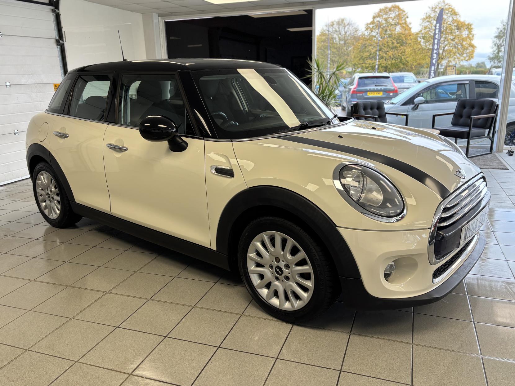 MINI Hatch 1.5 Cooper Hatchback 5dr Petrol Manual Euro 6 (s/s) (136 ps)