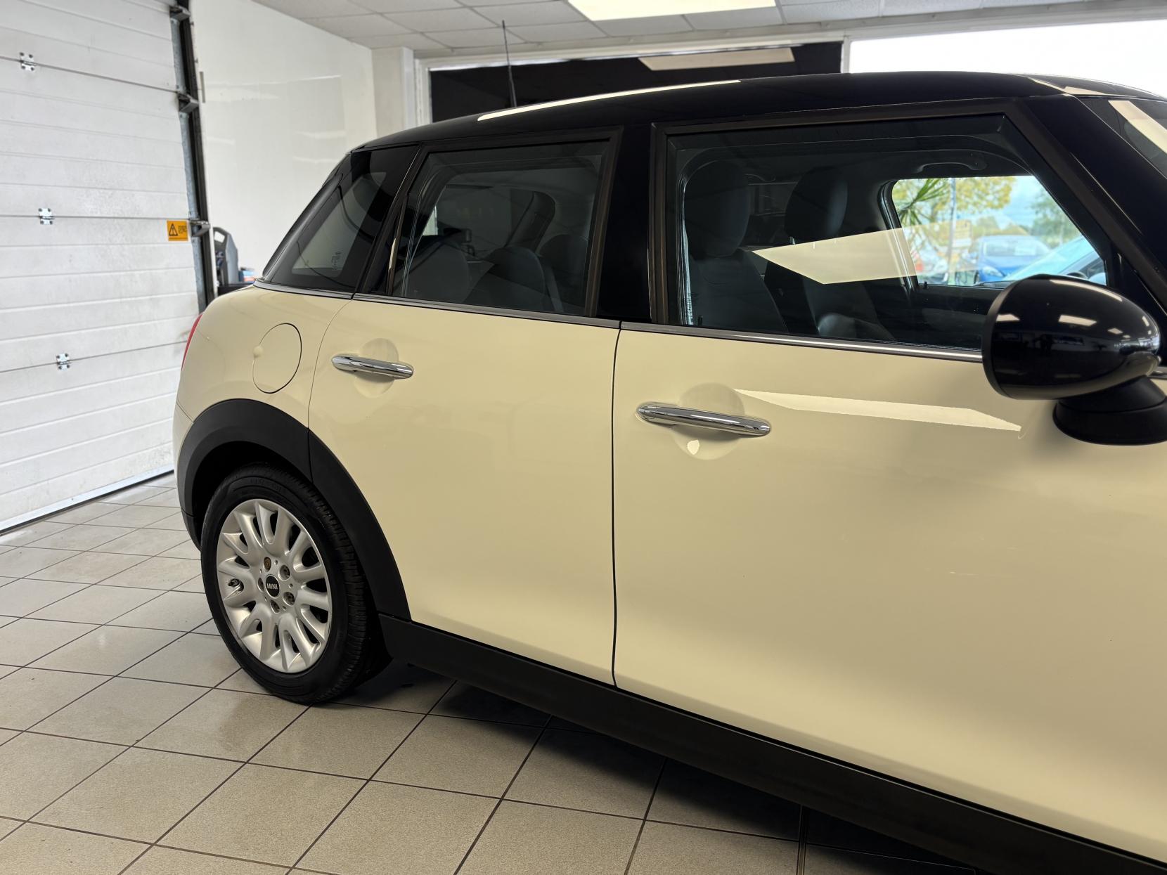 MINI Hatch 1.5 Cooper Hatchback 5dr Petrol Manual Euro 6 (s/s) (136 ps)