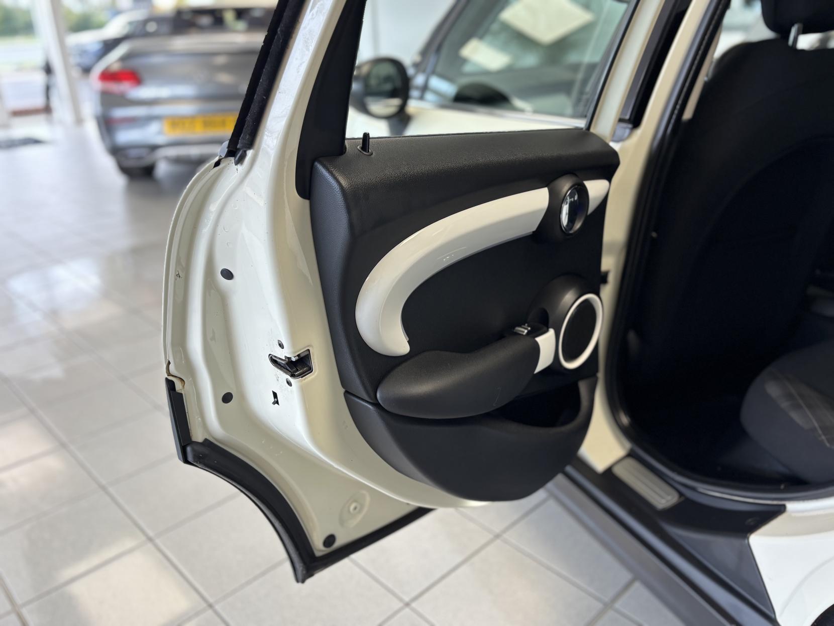 MINI Hatch 1.5 Cooper Hatchback 5dr Petrol Manual Euro 6 (s/s) (136 ps)