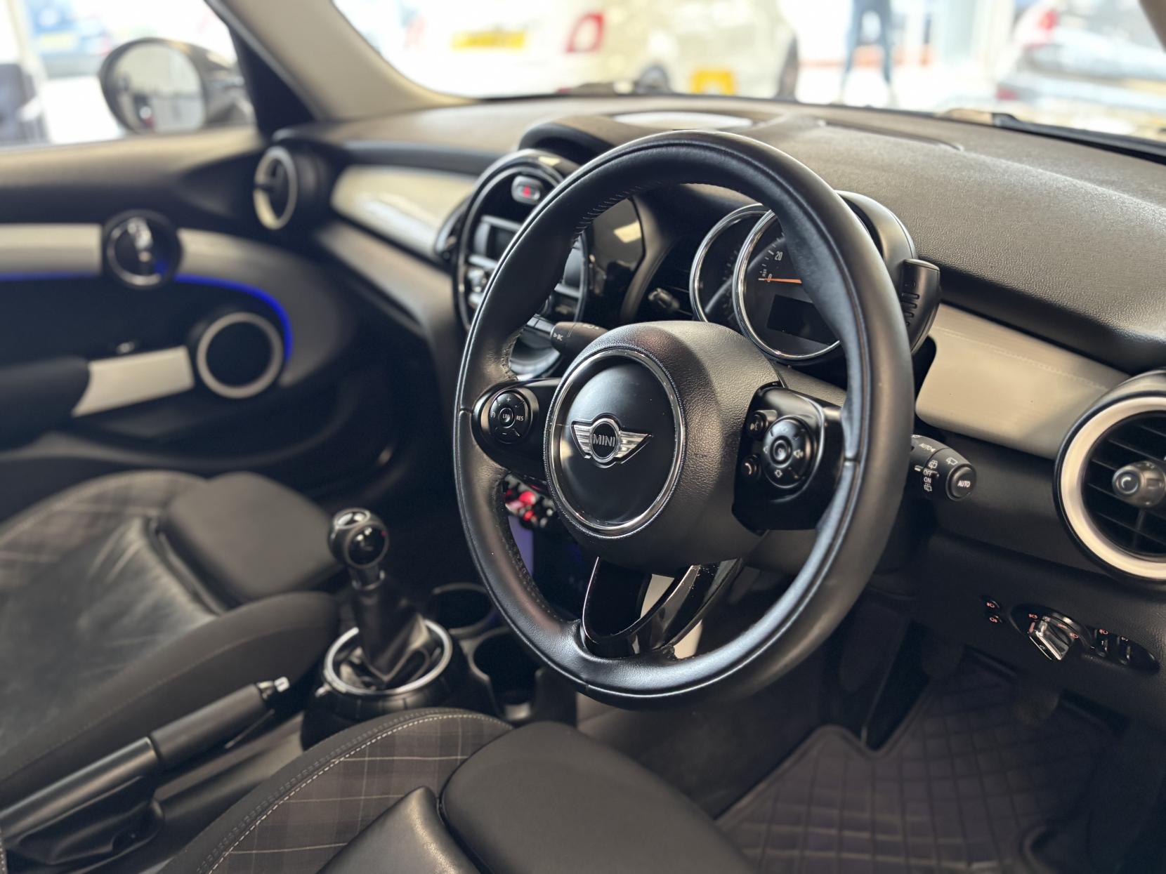 MINI Hatch 1.5 Cooper Hatchback 5dr Petrol Manual Euro 6 (s/s) (136 ps)