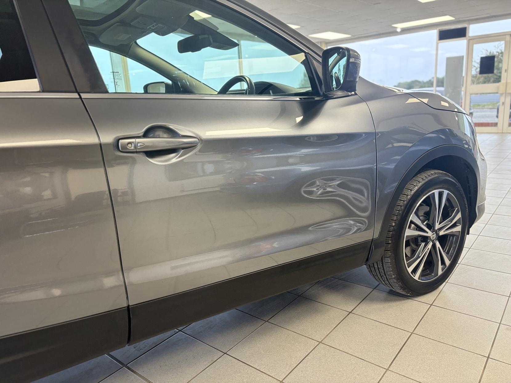 Nissan Qashqai 1.6 dCi N-Connecta SUV 5dr Diesel Manual Euro 6 (s/s) (130 ps)
