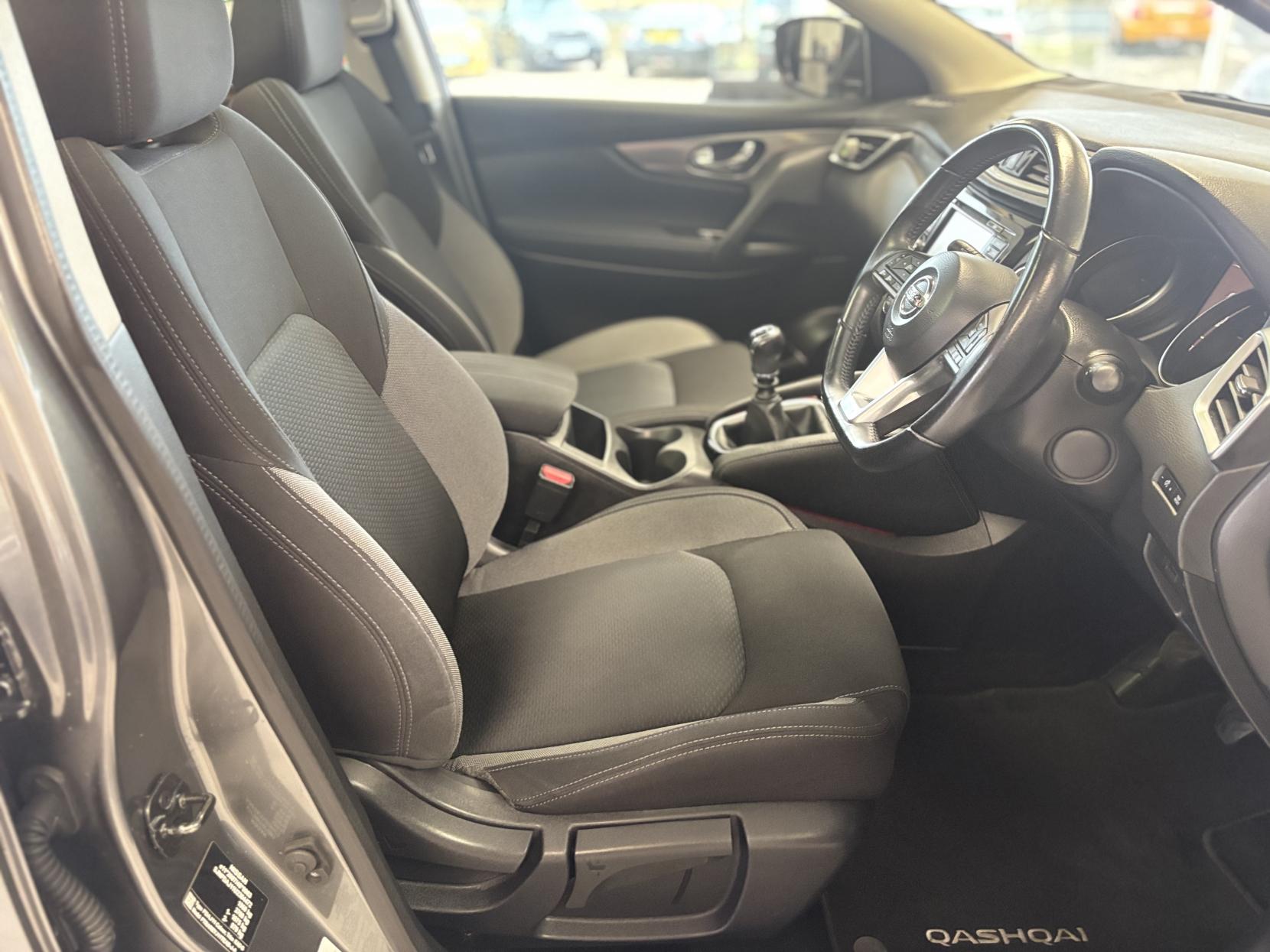 Nissan Qashqai 1.6 dCi N-Connecta SUV 5dr Diesel Manual Euro 6 (s/s) (130 ps)