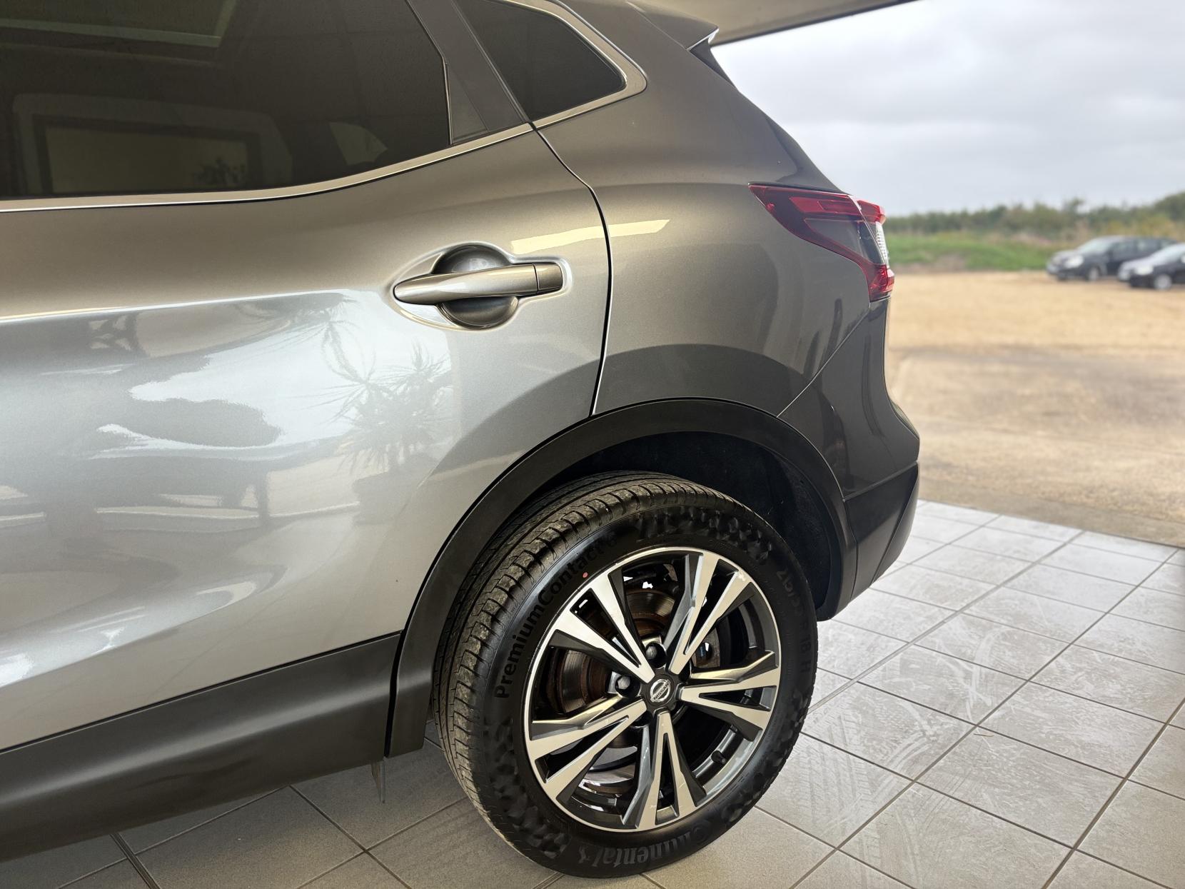 Nissan Qashqai 1.6 dCi N-Connecta SUV 5dr Diesel Manual Euro 6 (s/s) (130 ps)