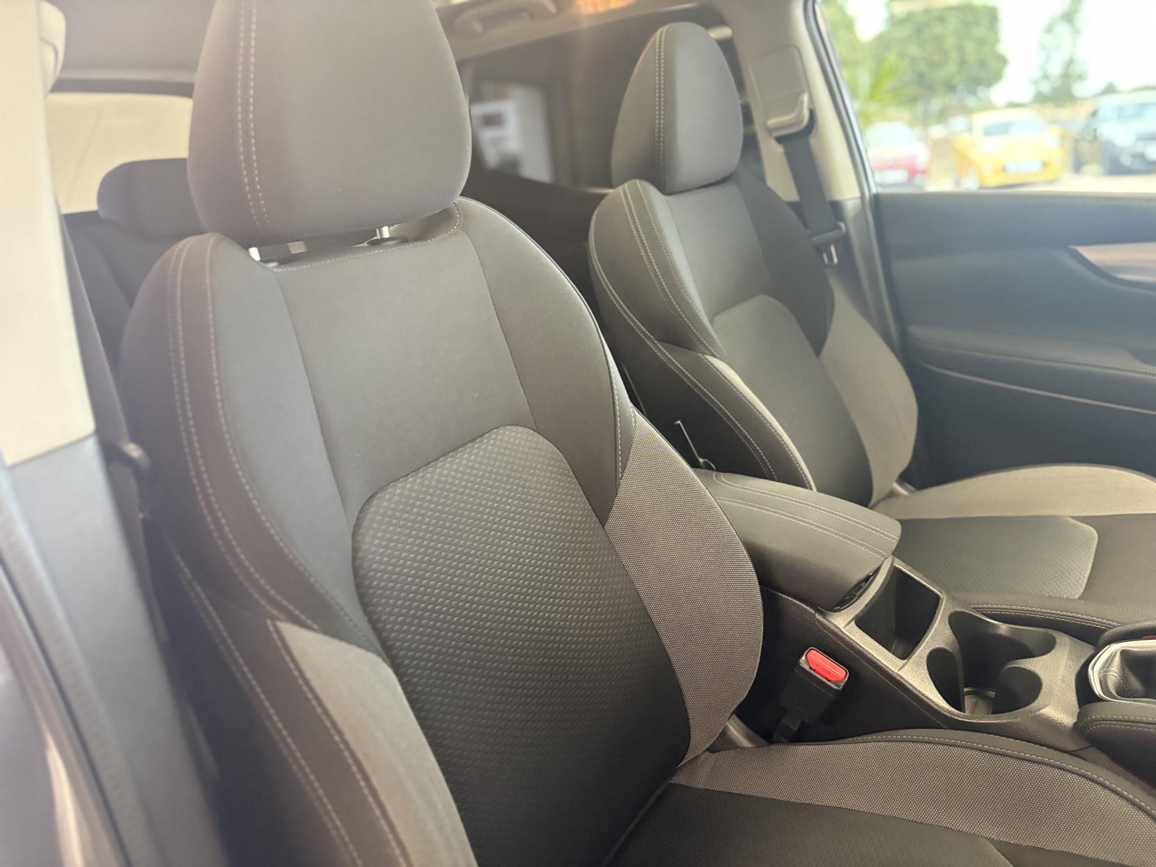 Nissan Qashqai 1.6 dCi N-Connecta SUV 5dr Diesel Manual Euro 6 (s/s) (130 ps)