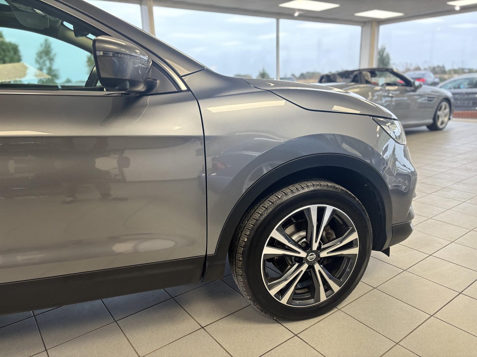 Nissan Qashqai 1.6 dCi N-Connecta SUV 5dr Diesel Manual Euro 6 (s/s) (130 ps)