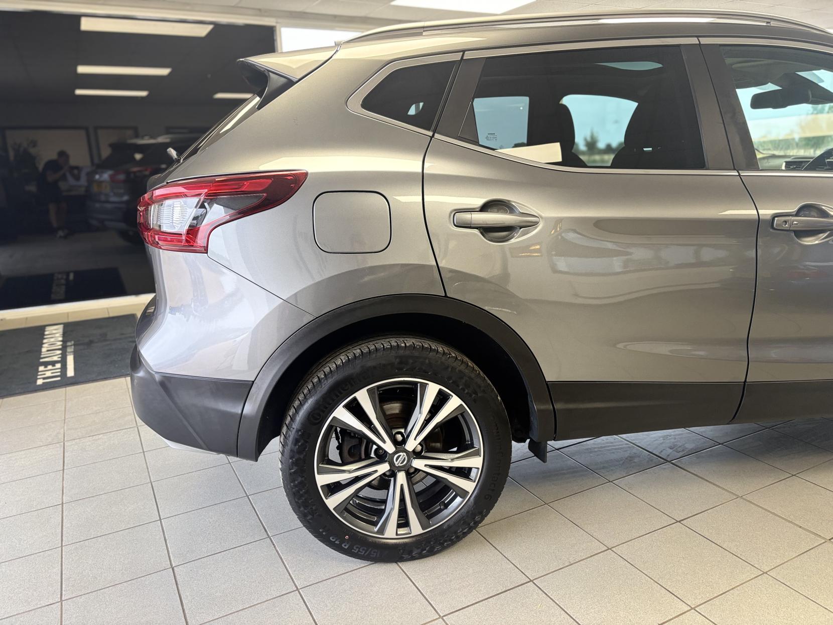 Nissan Qashqai 1.6 dCi N-Connecta SUV 5dr Diesel Manual Euro 6 (s/s) (130 ps)