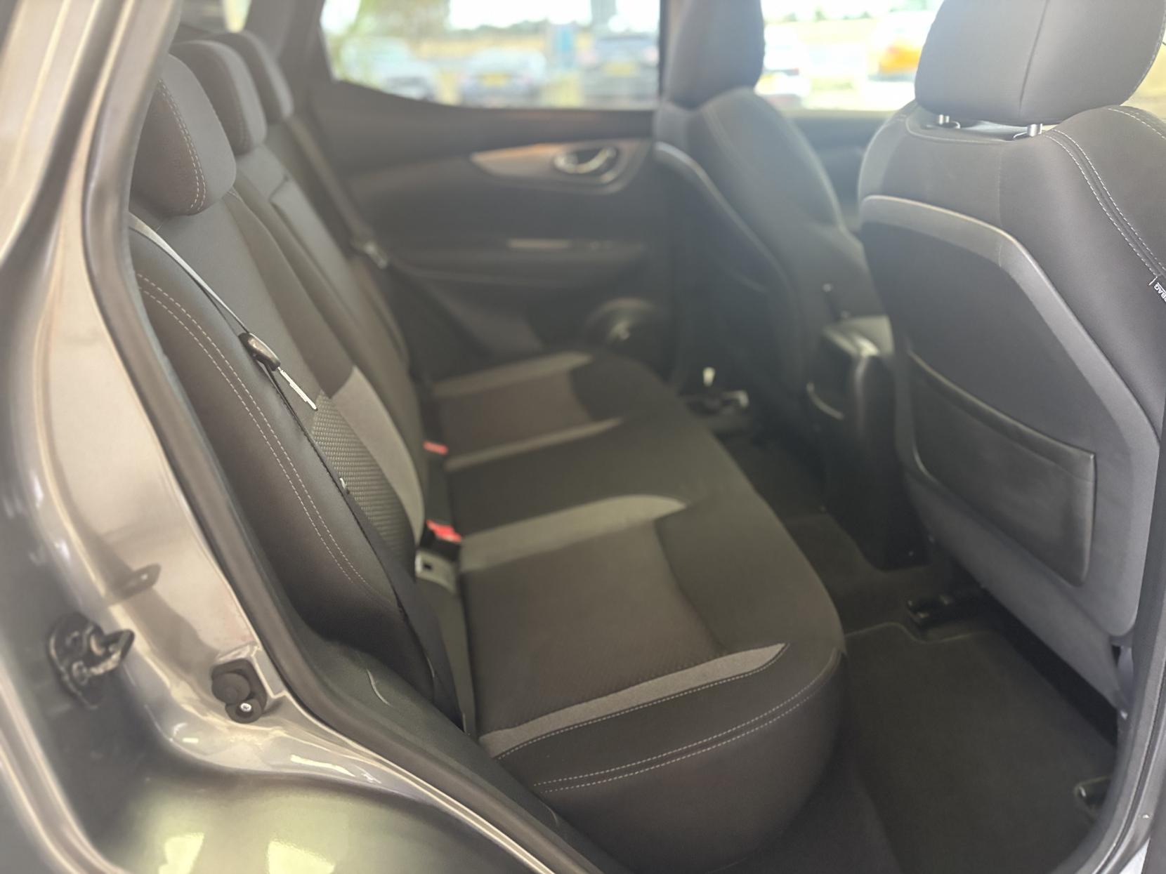 Nissan Qashqai 1.6 dCi N-Connecta SUV 5dr Diesel Manual Euro 6 (s/s) (130 ps)