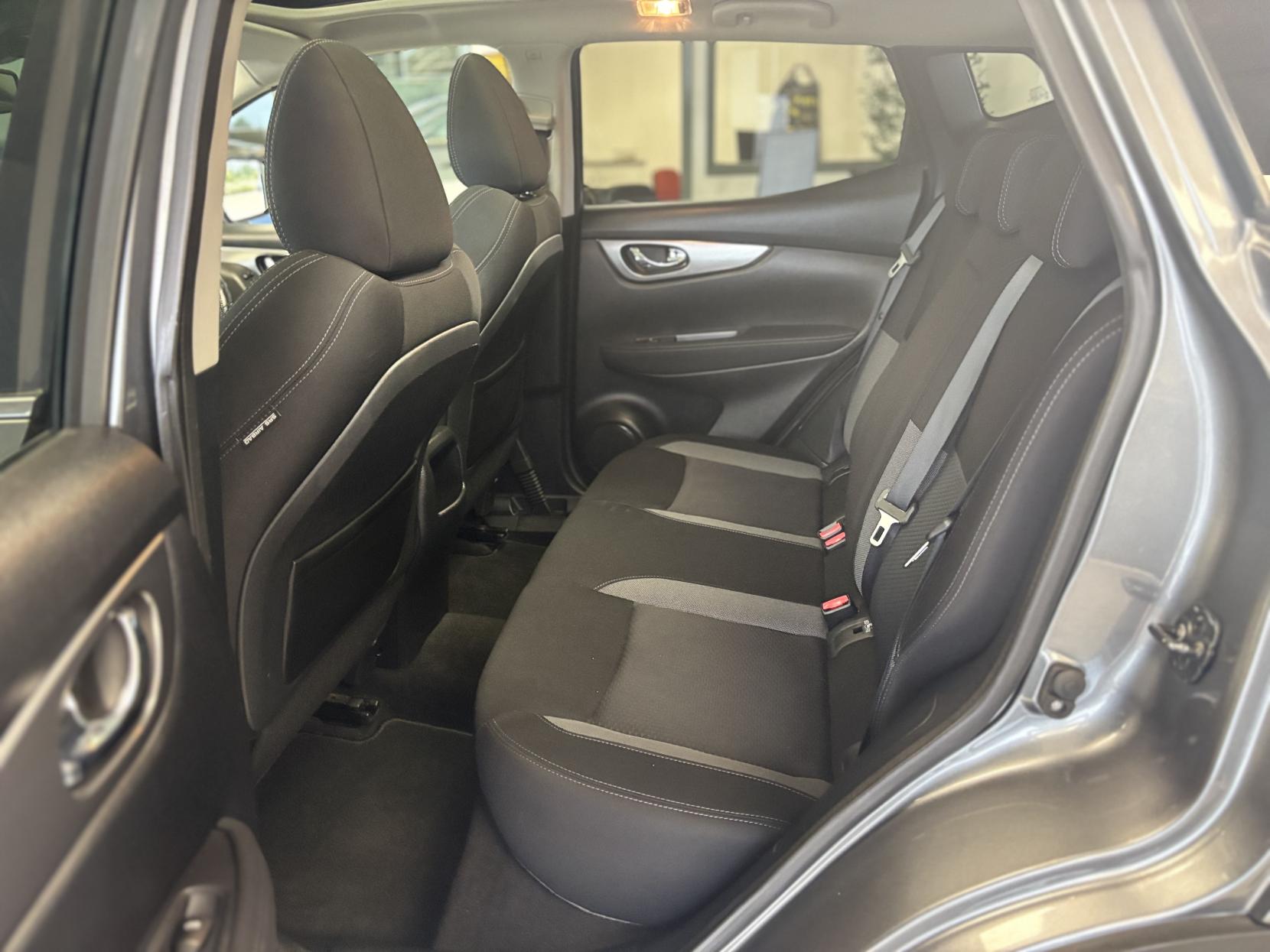 Nissan Qashqai 1.6 dCi N-Connecta SUV 5dr Diesel Manual Euro 6 (s/s) (130 ps)