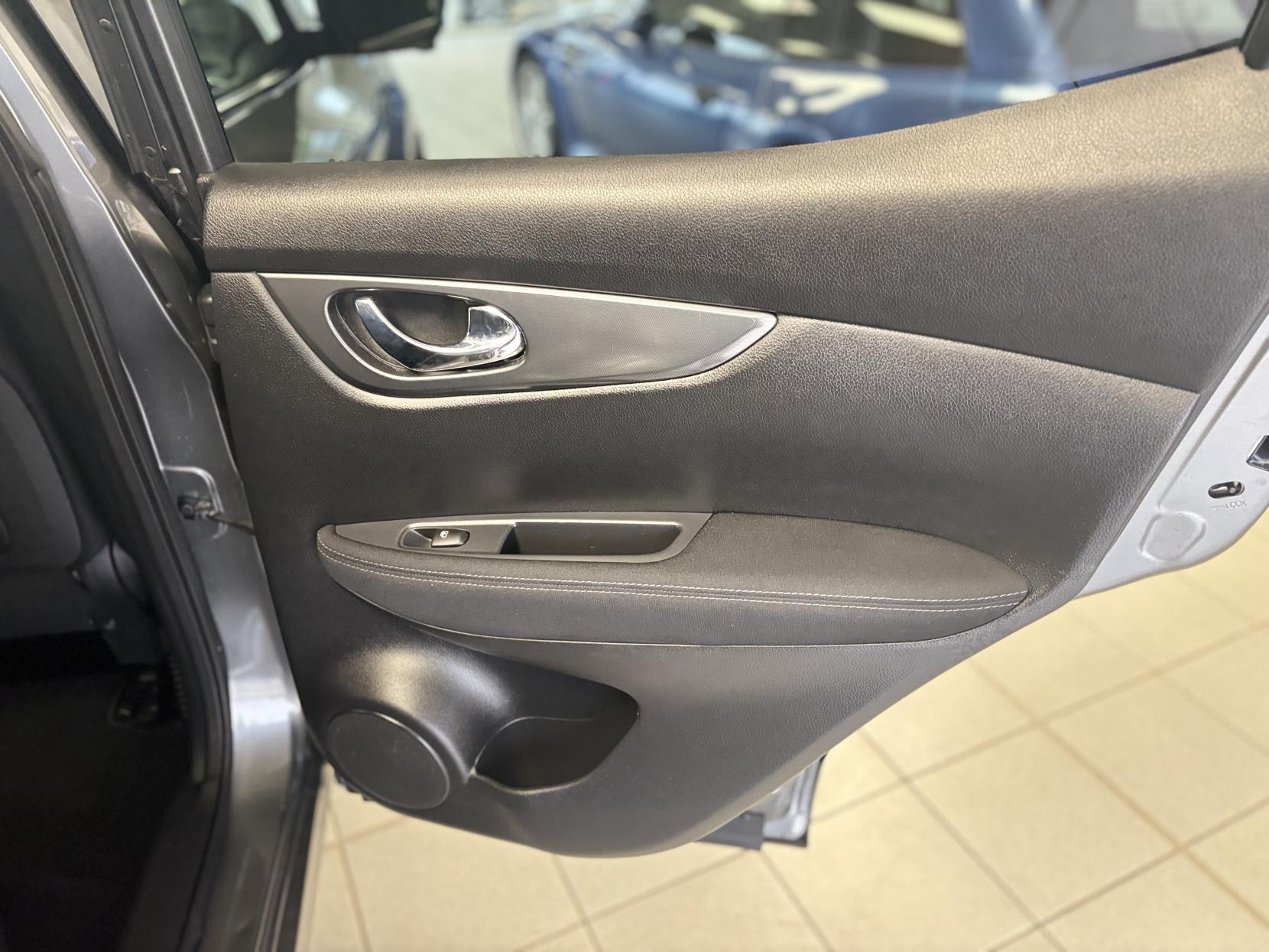 Nissan Qashqai 1.6 dCi N-Connecta SUV 5dr Diesel Manual Euro 6 (s/s) (130 ps)