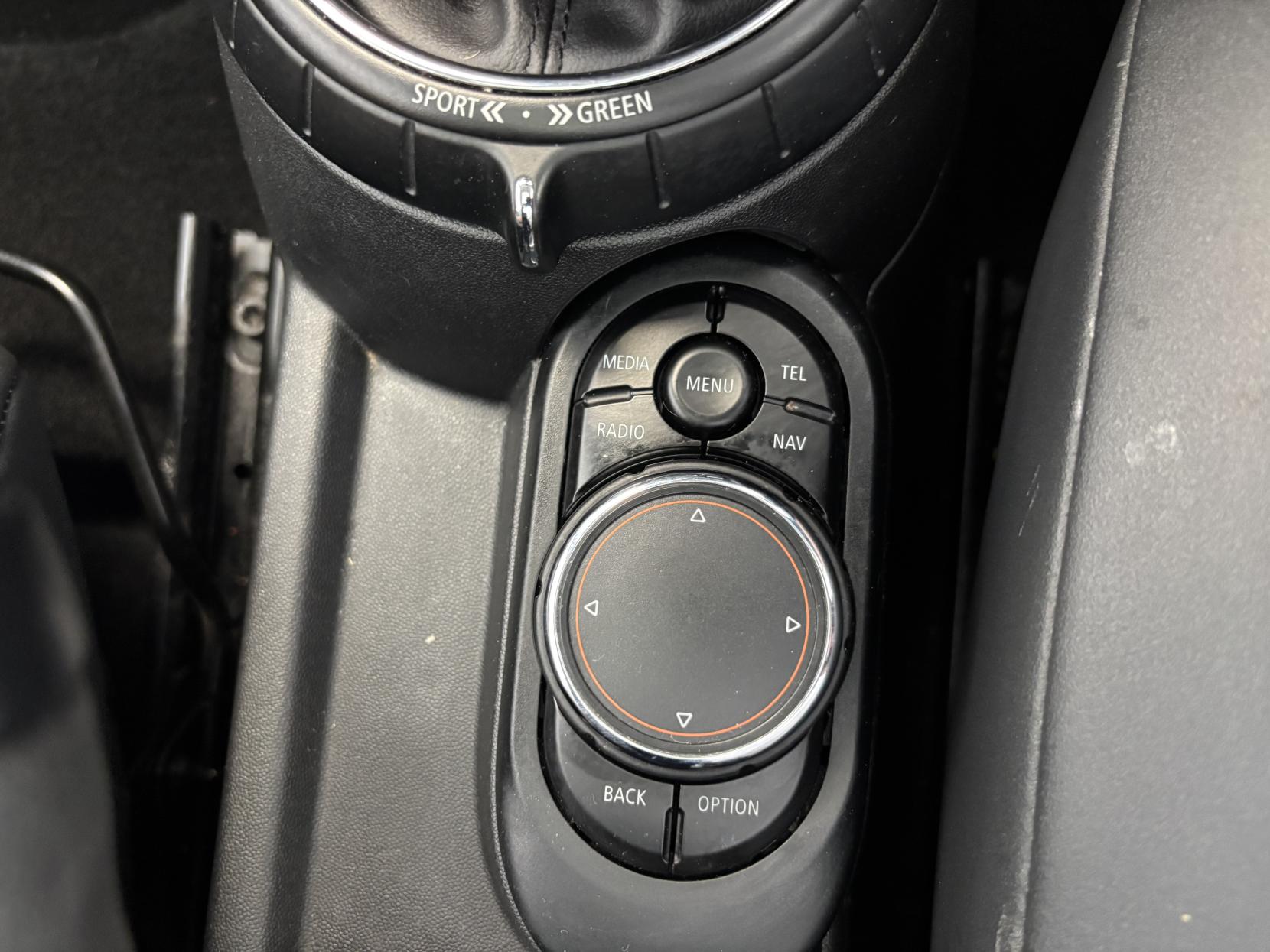 MINI Hatch 1.5 Cooper D Hatchback 3dr Diesel Manual Euro 6 (s/s) (116 ps)