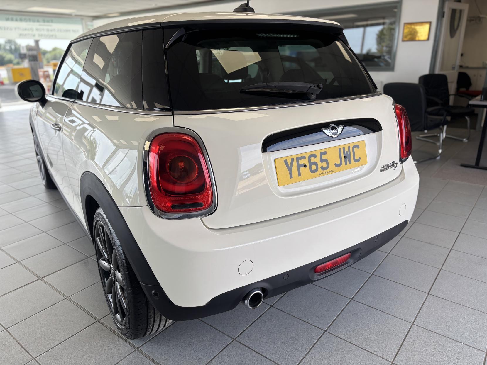 MINI Hatch 1.5 Cooper D Hatchback 3dr Diesel Manual Euro 6 (s/s) (116 ps)