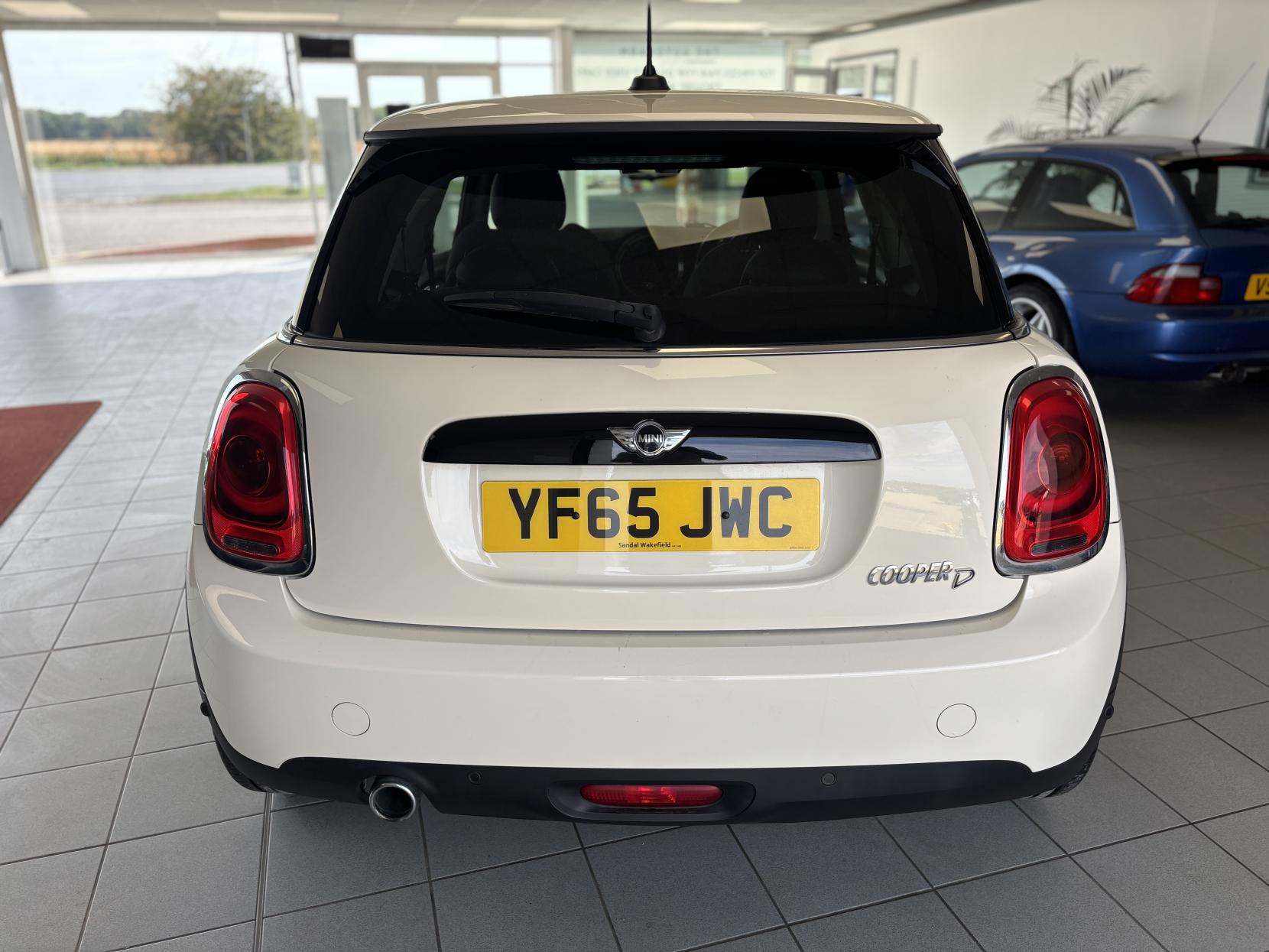 MINI Hatch 1.5 Cooper D Hatchback 3dr Diesel Manual Euro 6 (s/s) (116 ps)
