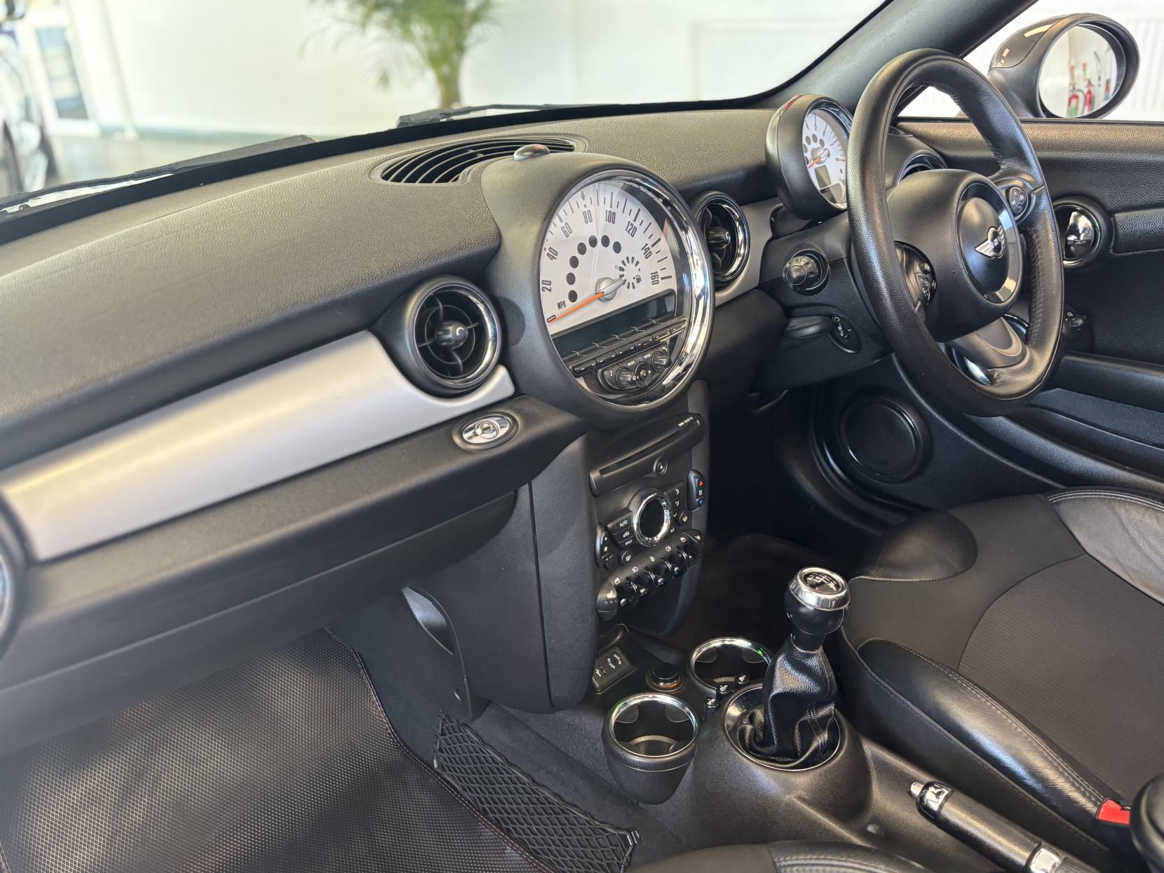 MINI Roadster 1.6 Cooper Convertible 2dr Petrol Manual Euro 5 (s/s) (122 ps)