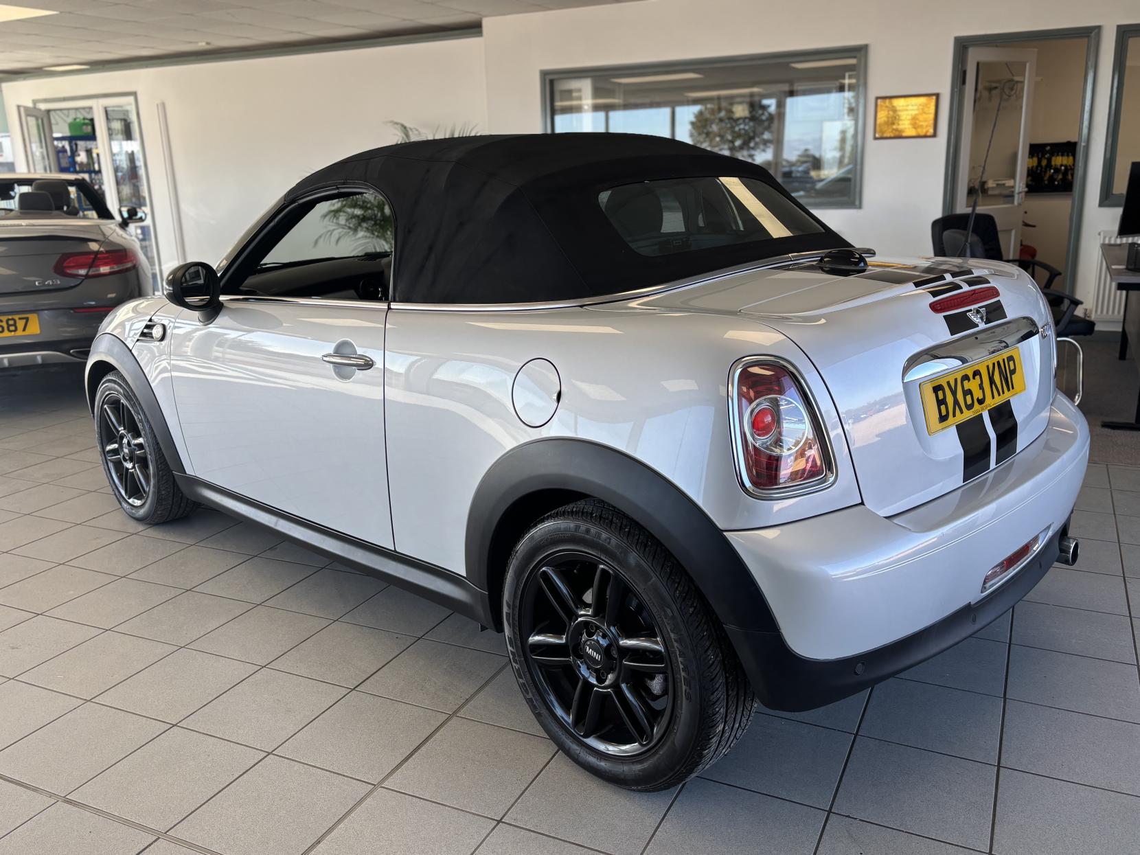 MINI Roadster 1.6 Cooper Convertible 2dr Petrol Manual Euro 5 (s/s) (122 ps)