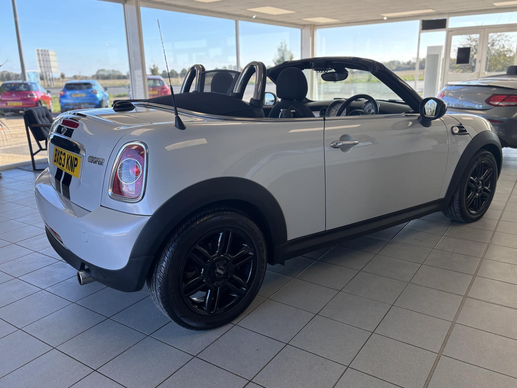 MINI Roadster 1.6 Cooper Convertible 2dr Petrol Manual Euro 5 (s/s) (122 ps)