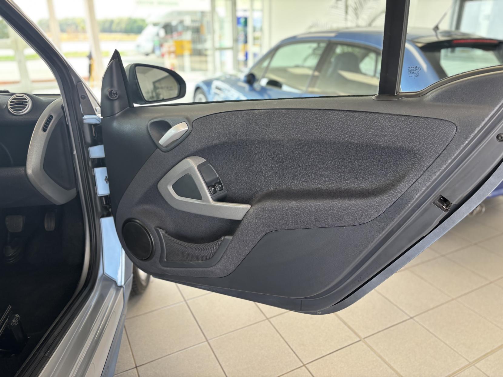 Smart fortwo 1.0 MHD Passion Coupe 2dr Petrol SoftTouch Euro 5 (s/s) (71 bhp)