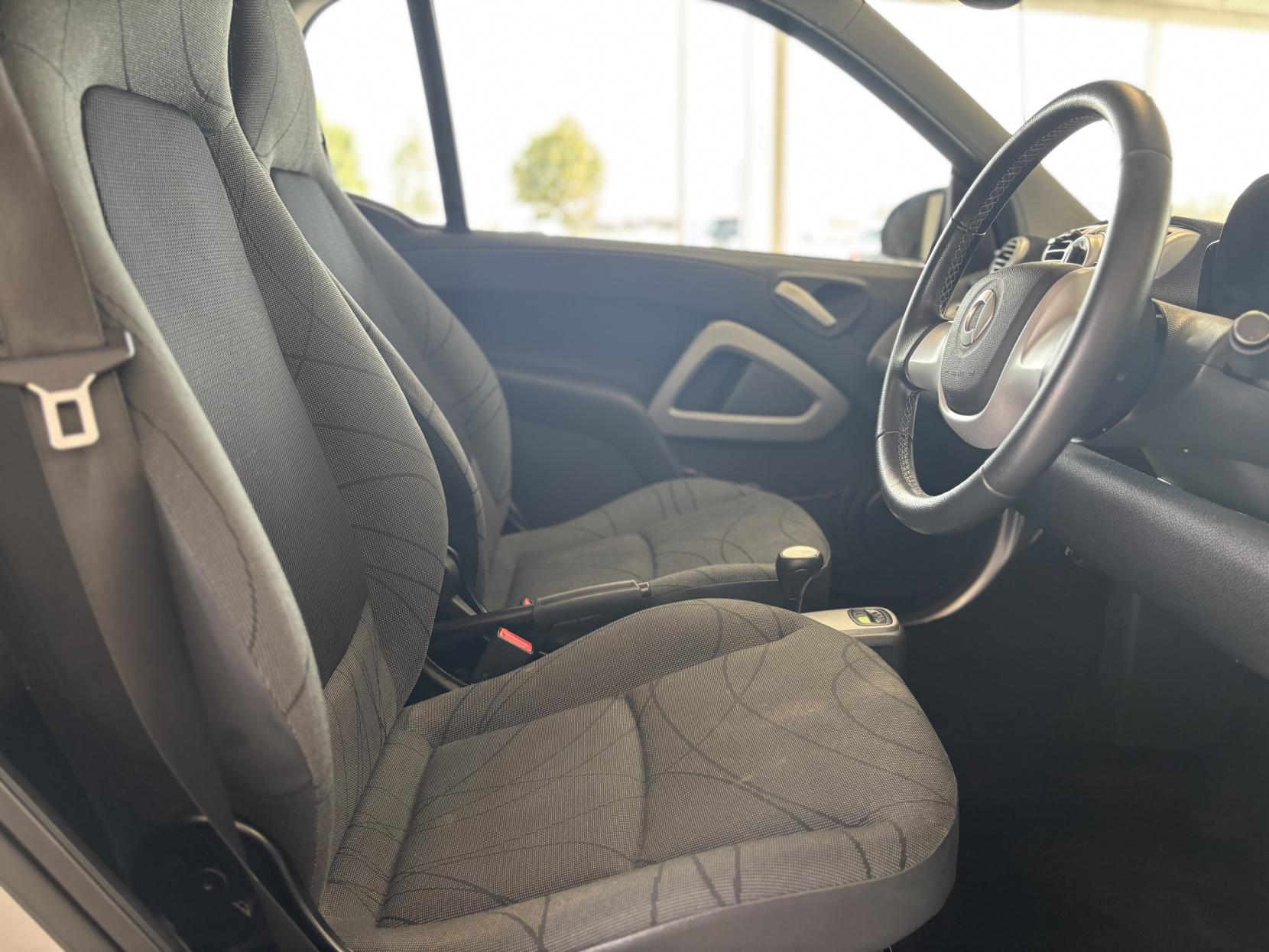 Smart fortwo 1.0 MHD Passion Coupe 2dr Petrol SoftTouch Euro 5 (s/s) (71 bhp)