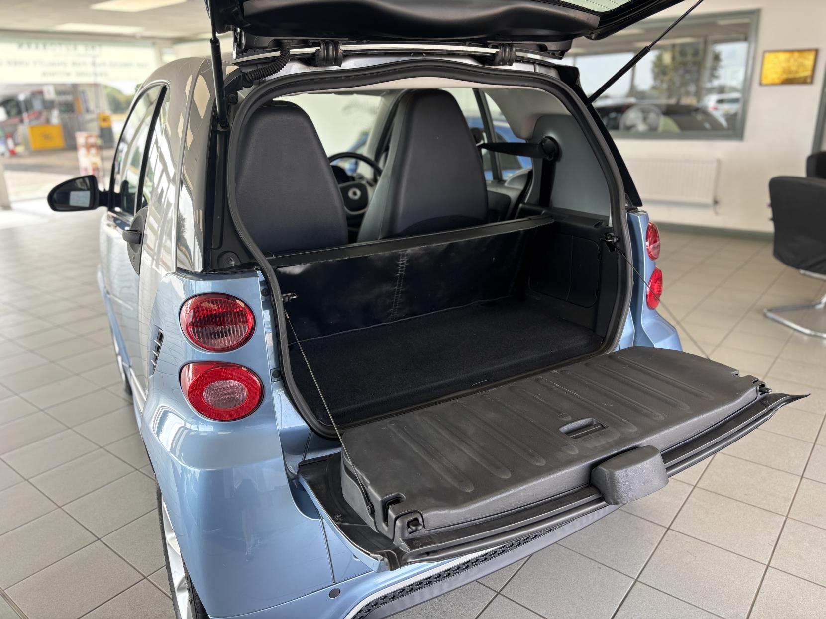 Smart fortwo 1.0 MHD Passion Coupe 2dr Petrol SoftTouch Euro 5 (s/s) (71 bhp)