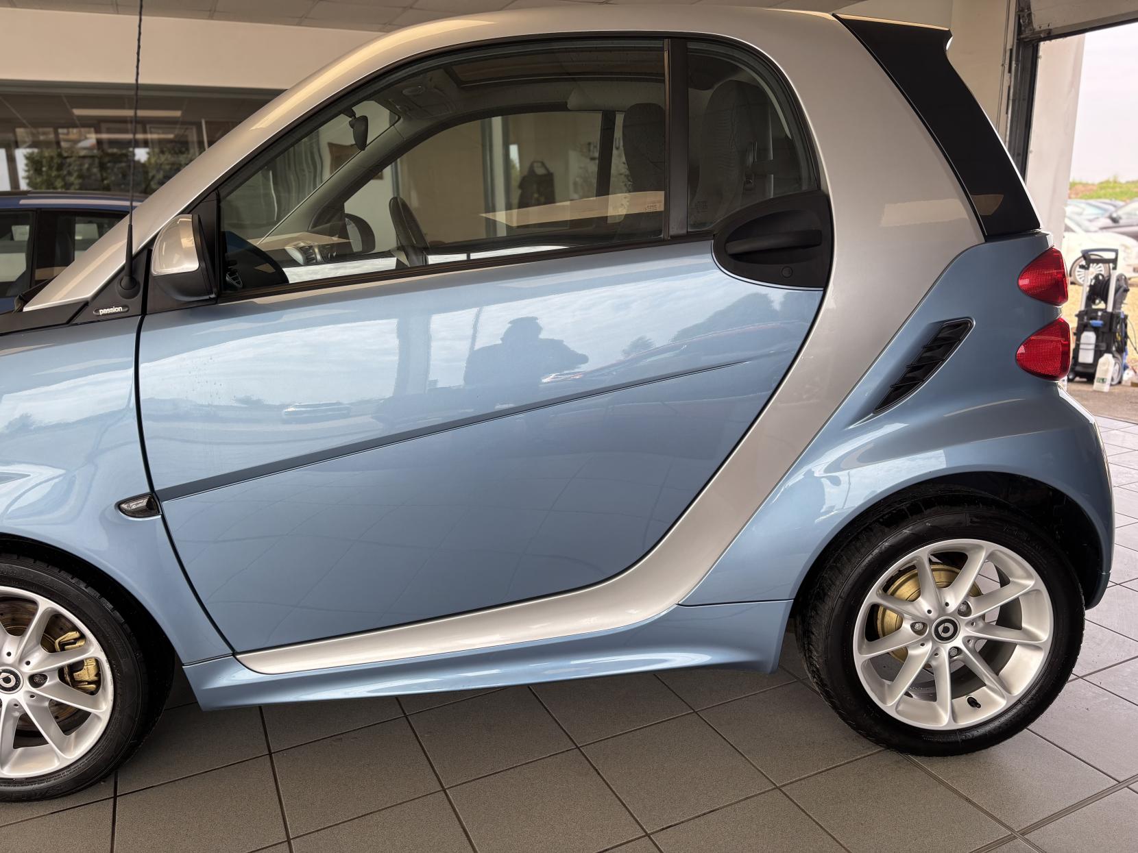 Smart fortwo 1.0 MHD Passion Coupe 2dr Petrol SoftTouch Euro 5 (s/s) (71 bhp)