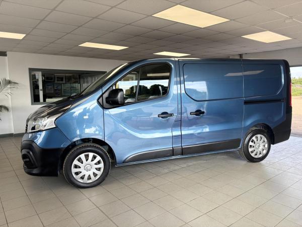 Renault Trafic 1.6 dCi 27 Business Panel Van 5dr Diesel Manual SWB Standard Roof Euro 6 (95 ps)
