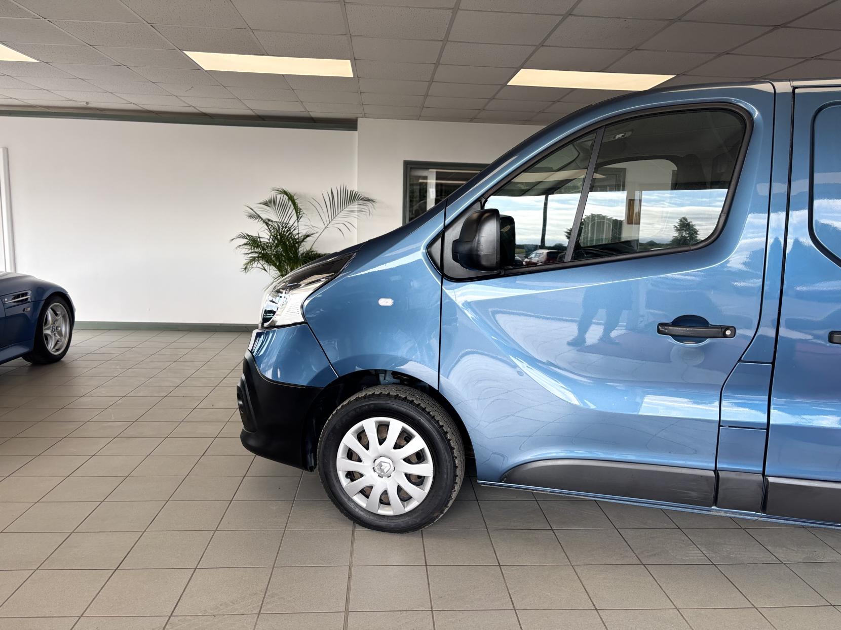Renault Trafic 1.6 dCi 27 Business Panel Van 5dr Diesel Manual SWB Standard Roof Euro 6 (95 ps)
