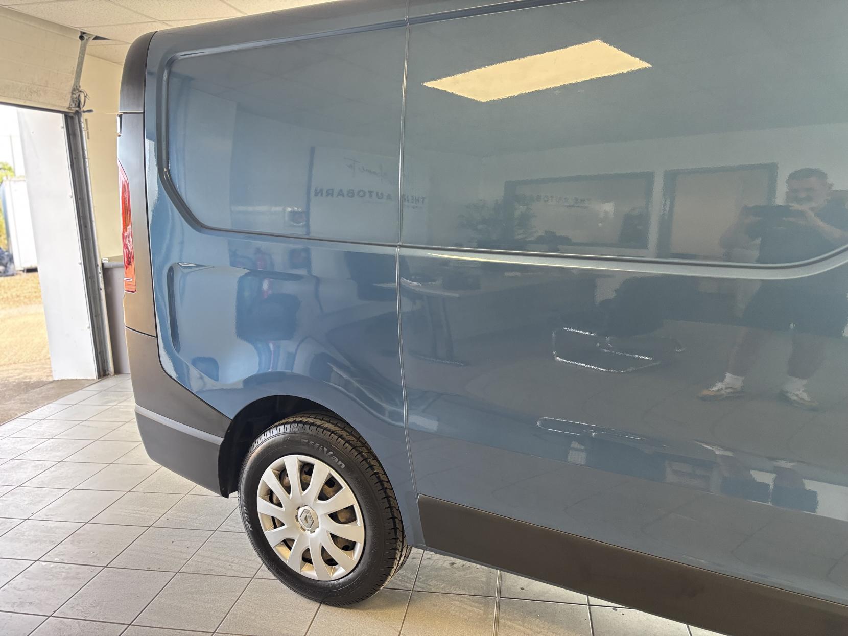 Renault Trafic 1.6 dCi 27 Business Panel Van 5dr Diesel Manual SWB Standard Roof Euro 6 (95 ps)