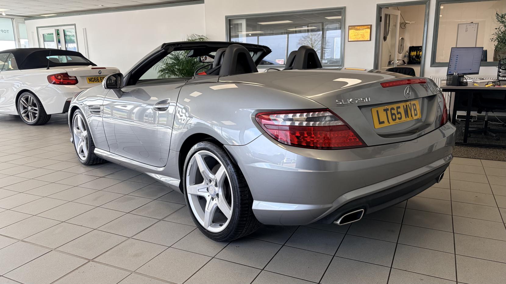 Mercedes-Benz SLK 2.1 SLK250 CDI AMG Sport Convertible 2dr Diesel G-Tronic+ Euro 5 (s/s) (204 ps)