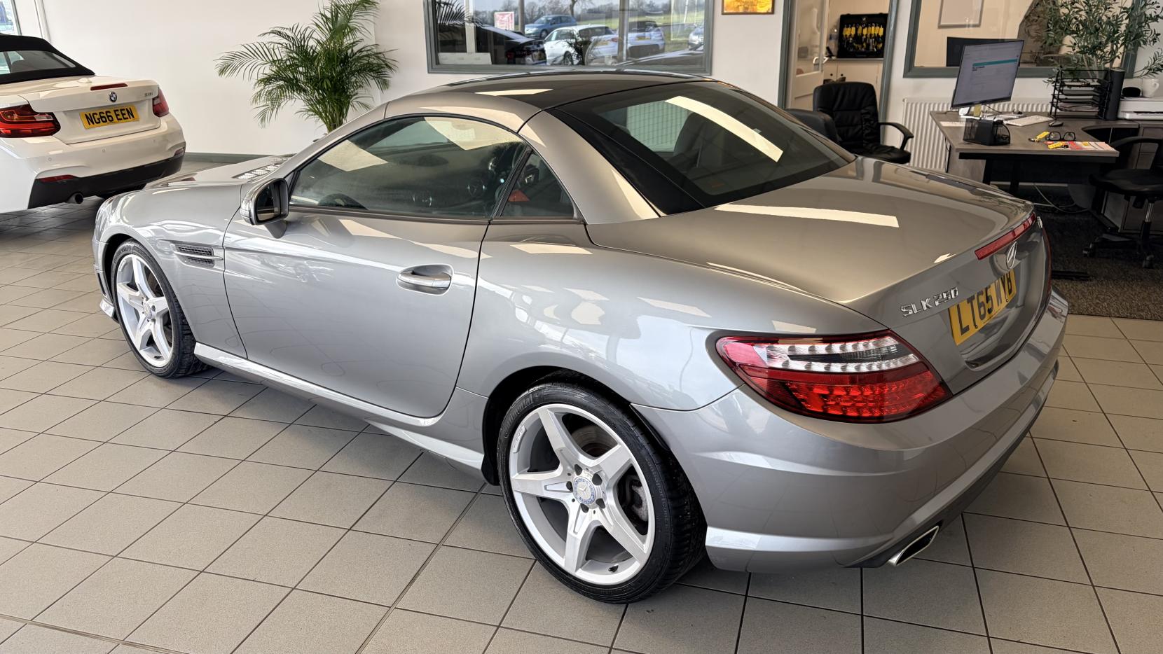 Mercedes-Benz SLK 2.1 SLK250 CDI AMG Sport Convertible 2dr Diesel G-Tronic+ Euro 5 (s/s) (204 ps)