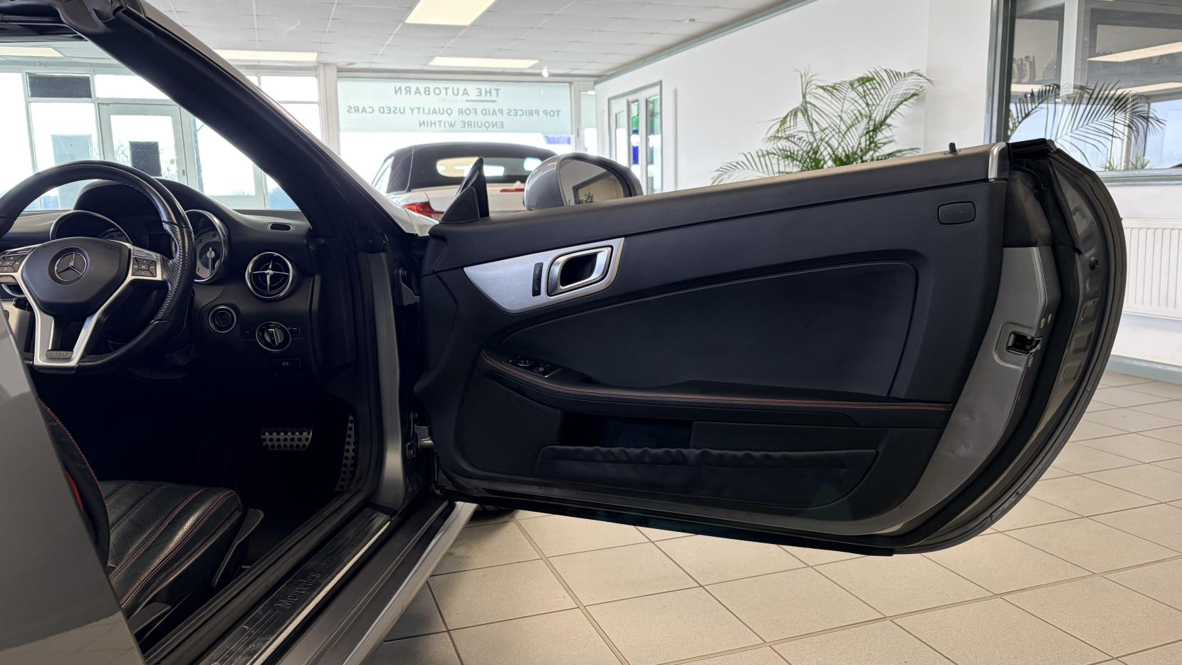 Mercedes-Benz SLK 2.1 SLK250 CDI AMG Sport Convertible 2dr Diesel G-Tronic+ Euro 5 (s/s) (204 ps)