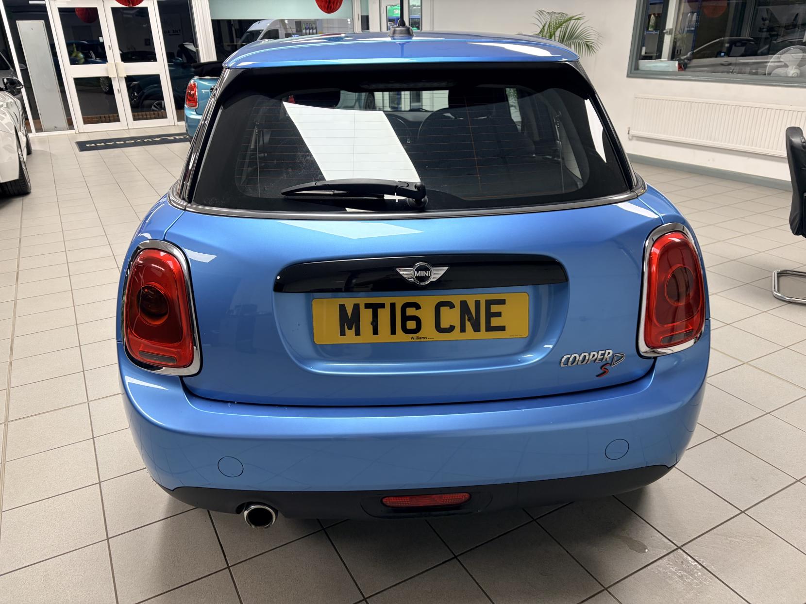MINI Hatch 1.5 Cooper D Hatchback 5dr Diesel Manual Euro 6 (s/s) (116 ps)