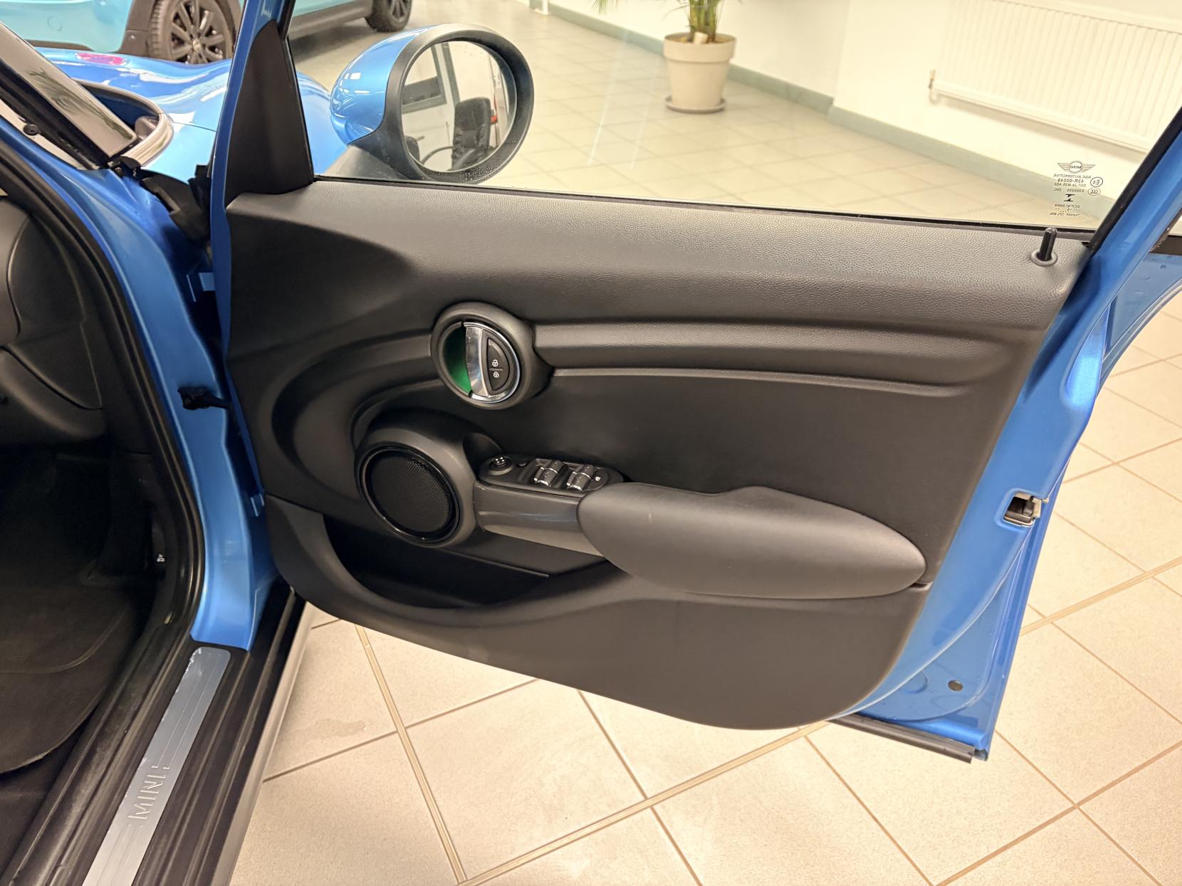 MINI Hatch 1.5 Cooper D Hatchback 5dr Diesel Manual Euro 6 (s/s) (116 ps)