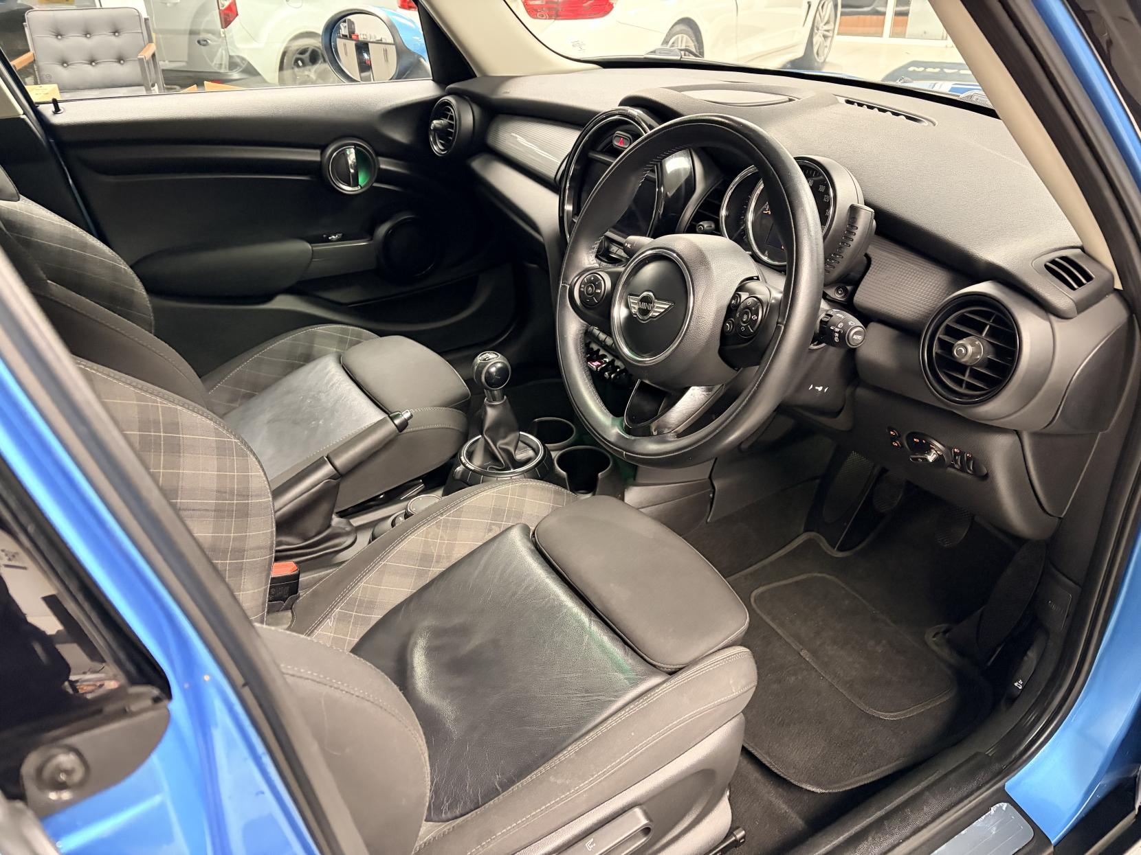 MINI Hatch 1.5 Cooper D Hatchback 5dr Diesel Manual Euro 6 (s/s) (116 ps)