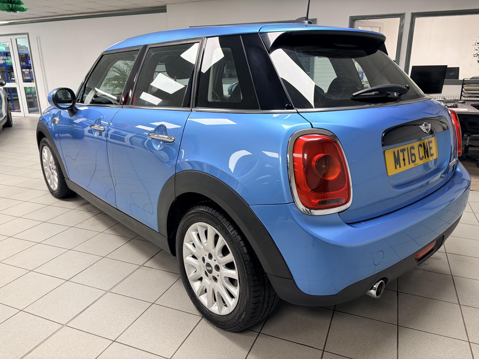 MINI Hatch 1.5 Cooper D Hatchback 5dr Diesel Manual Euro 6 (s/s) (116 ps)