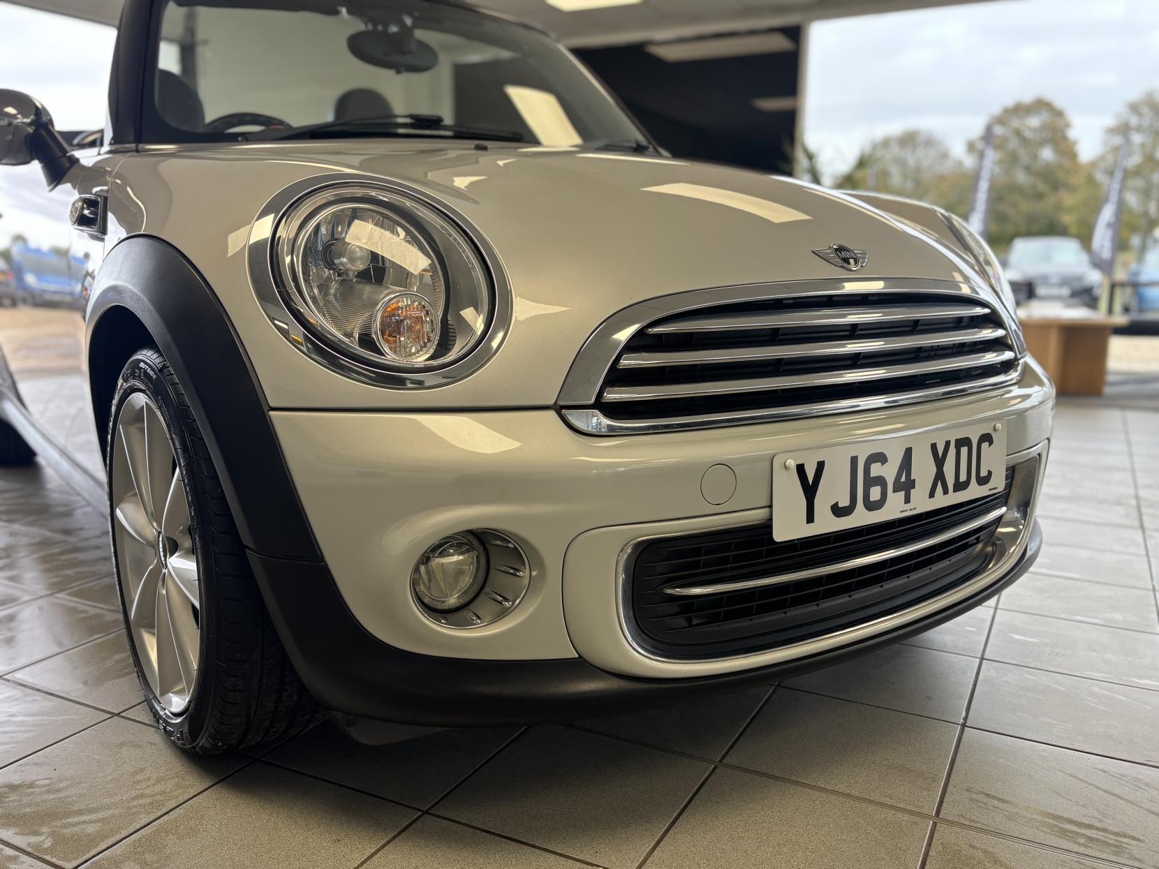 MINI Convertible 1.6 Cooper Convertible 2dr Petrol Manual Euro 6 (s/s) (122 ps)