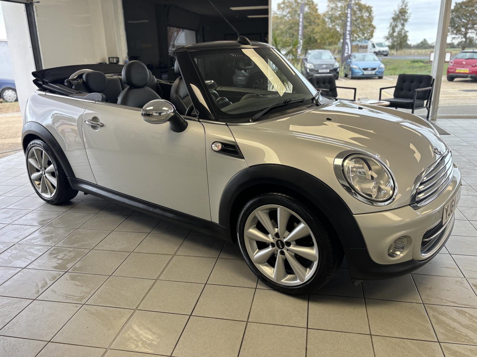MINI Convertible 1.6 Cooper Convertible 2dr Petrol Manual Euro 6 (s/s) (122 ps)