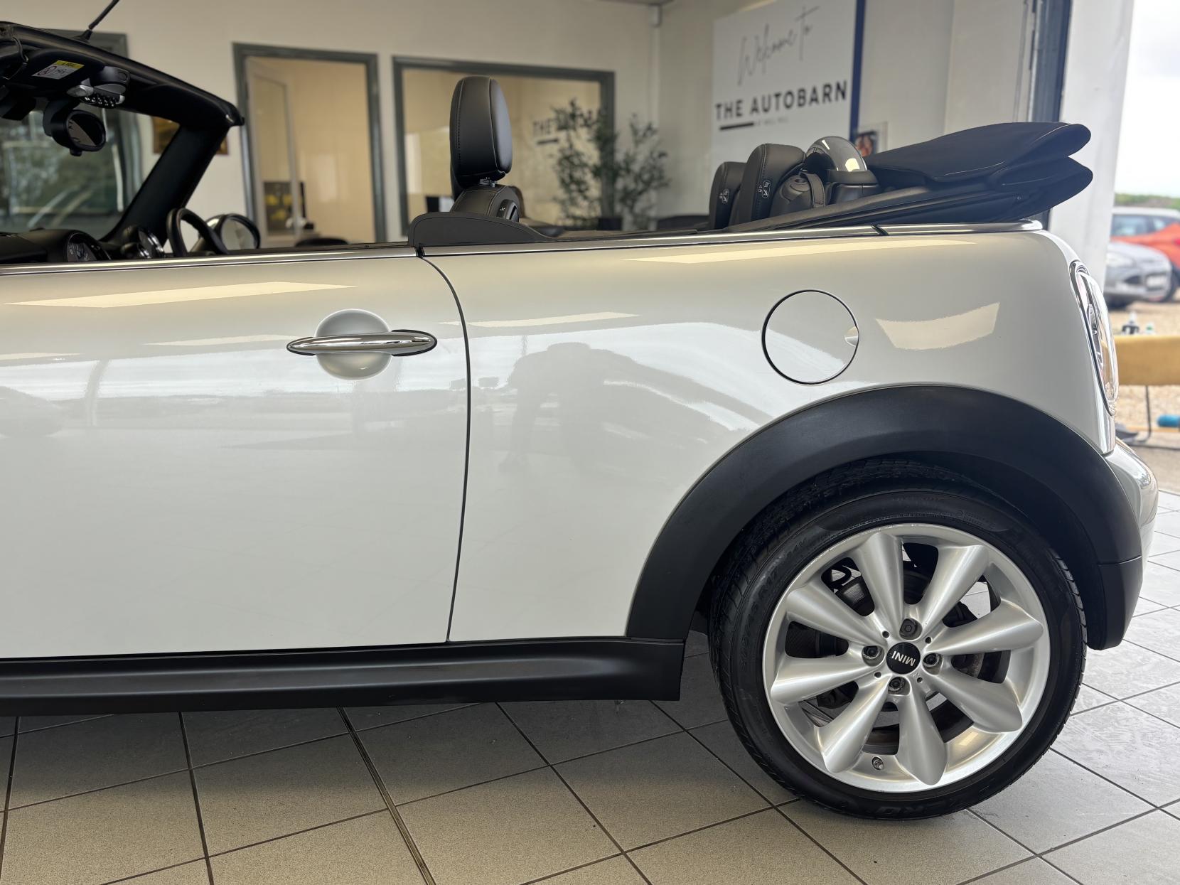 MINI Convertible 1.6 Cooper Convertible 2dr Petrol Manual Euro 6 (s/s) (122 ps)