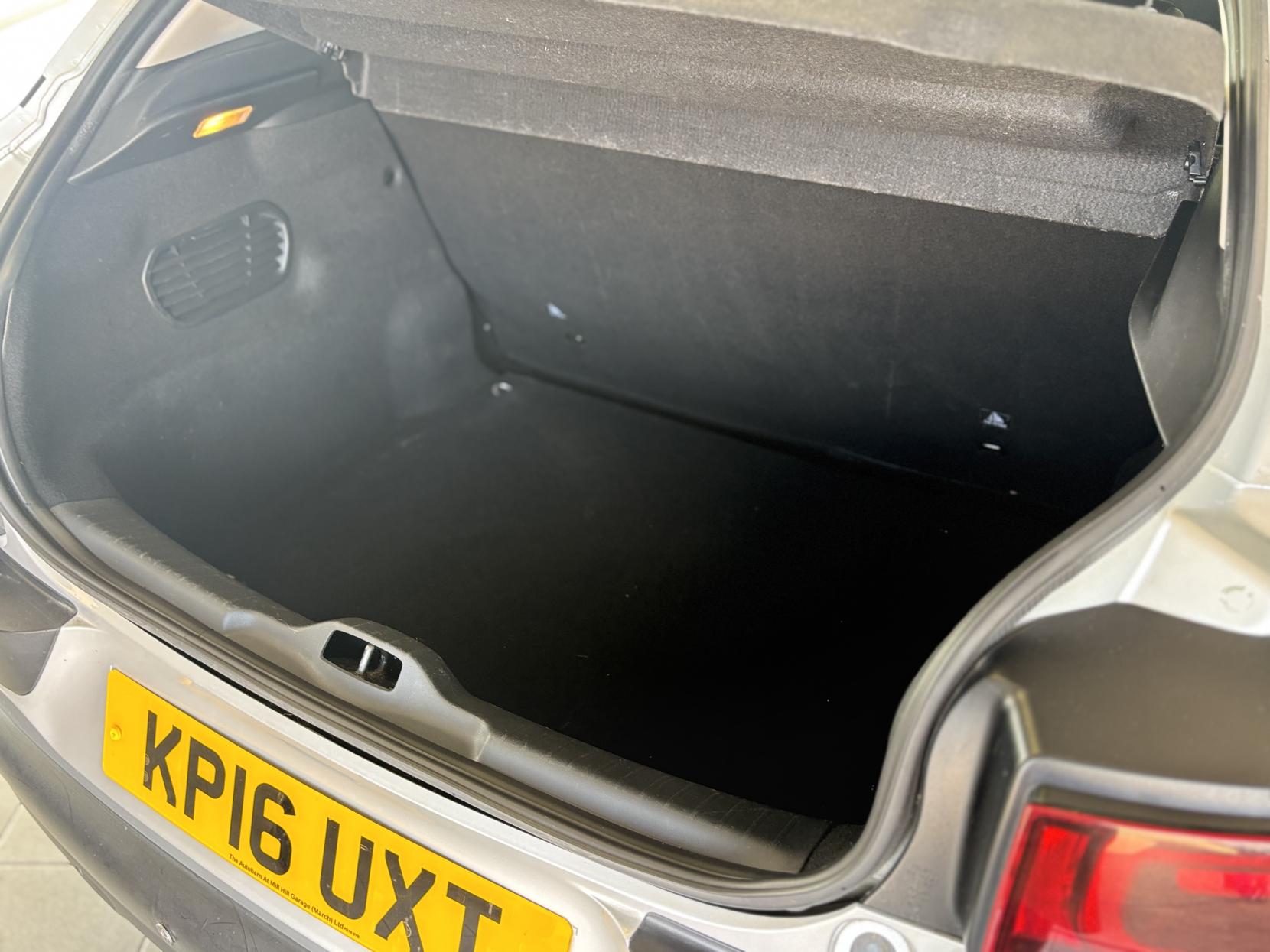 Citroen C4 Cactus 1.6 BlueHDi Feel Hatchback 5dr Diesel Manual Euro 6 (100 ps)