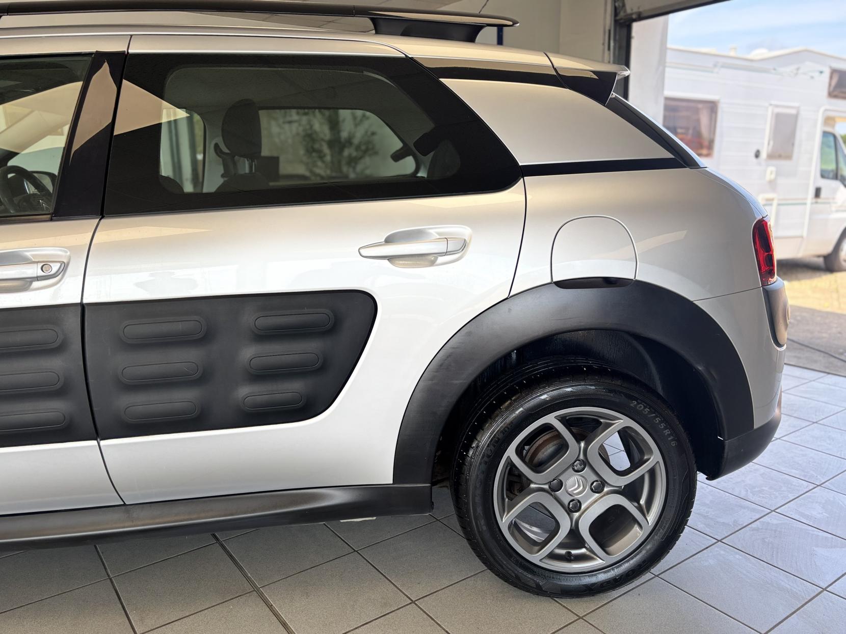 Citroen C4 Cactus 1.6 BlueHDi Feel Hatchback 5dr Diesel Manual Euro 6 (100 ps)