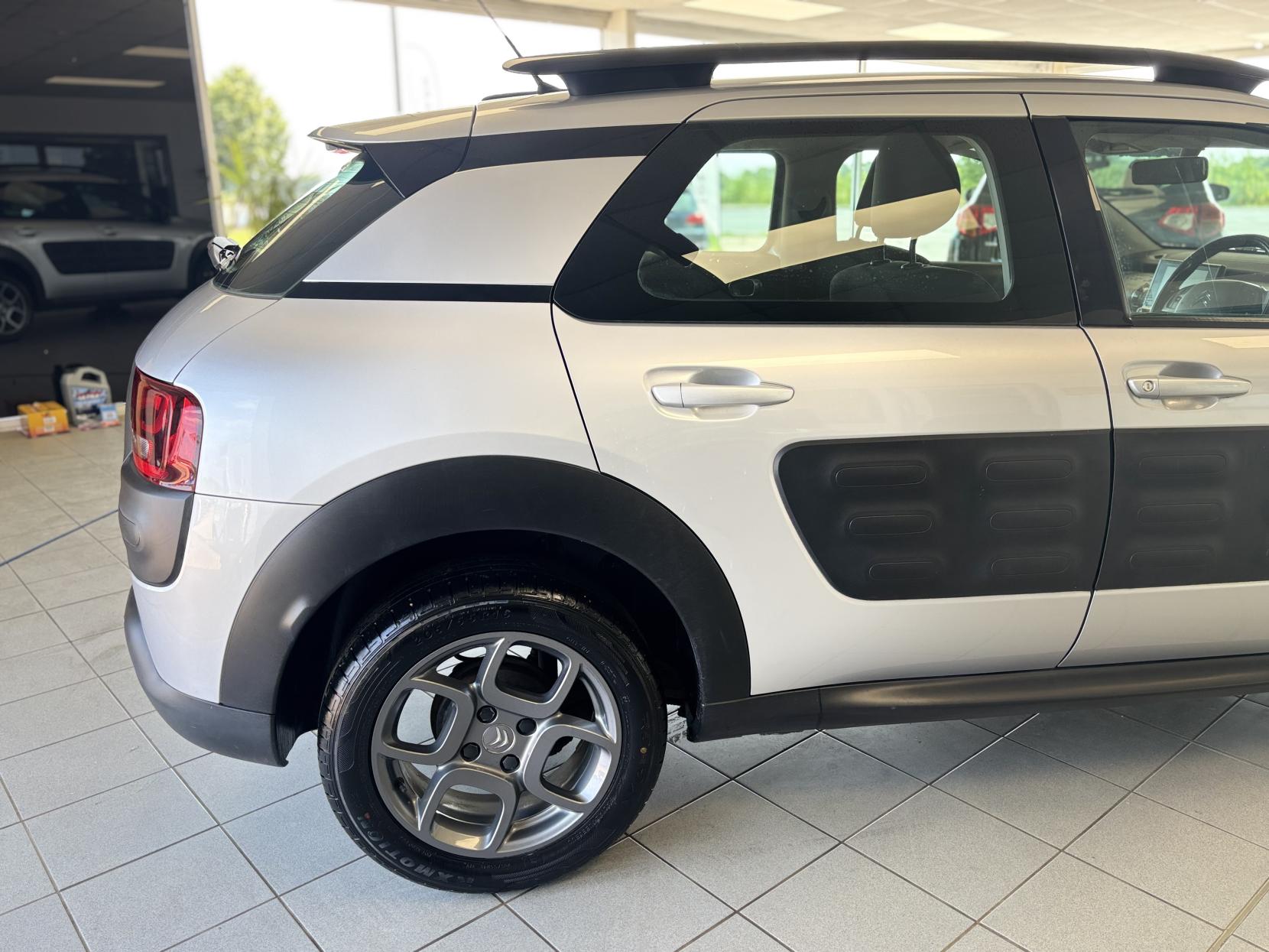 Citroen C4 Cactus 1.6 BlueHDi Feel Hatchback 5dr Diesel Manual Euro 6 (100 ps)