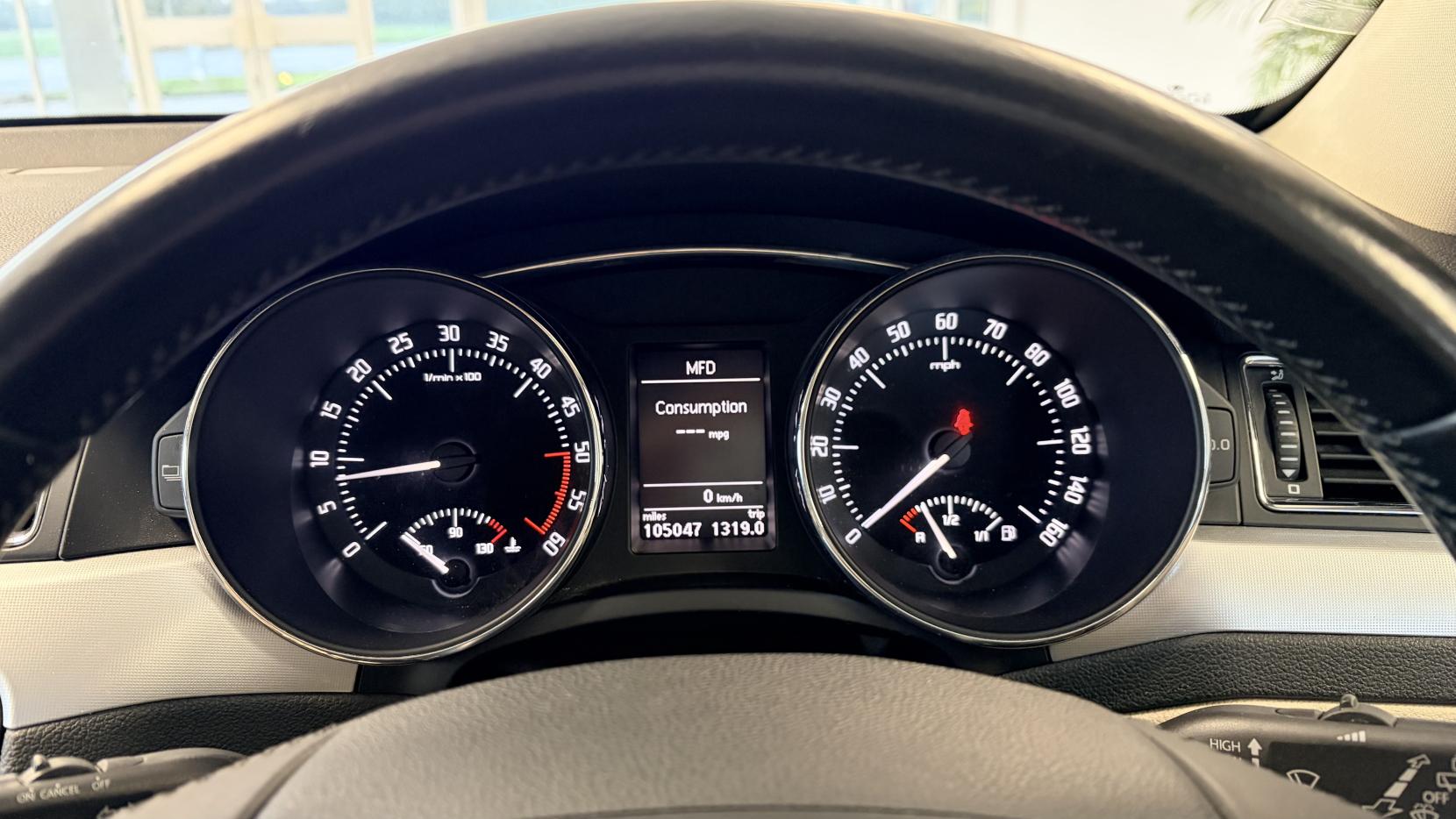 Skoda Superb 2.0 TDI Elegance Estate 5dr Diesel DSG Euro 5 (s/s) (170 ps)