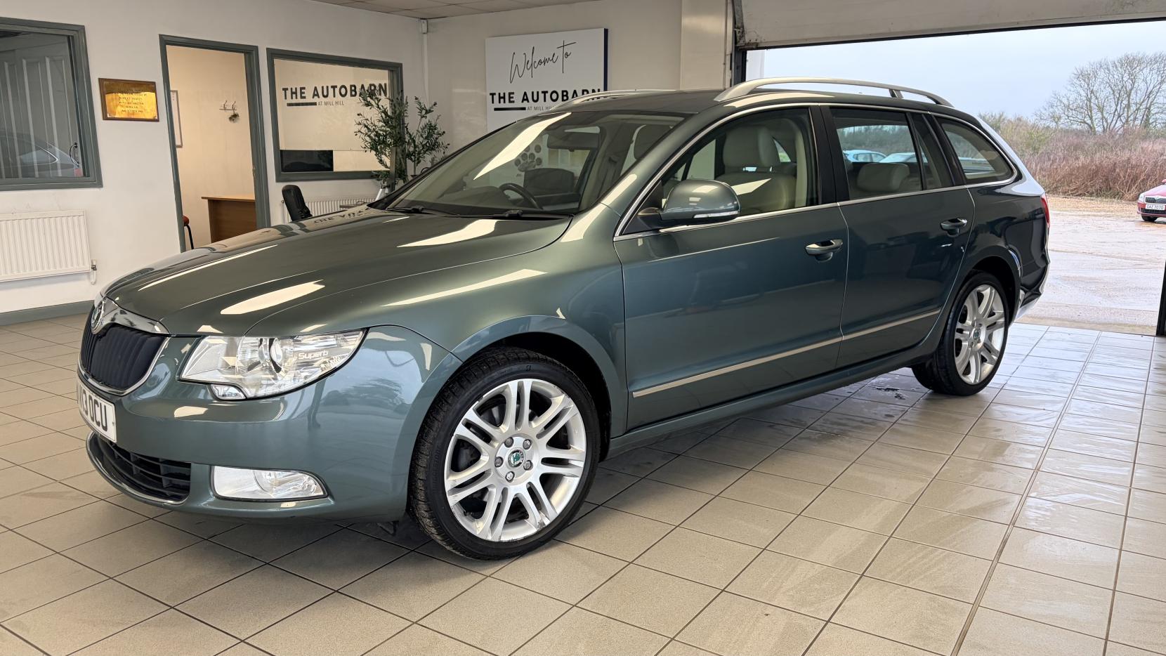 Skoda Superb 2.0 TDI Elegance Estate 5dr Diesel DSG Euro 5 (s/s) (170 ps)