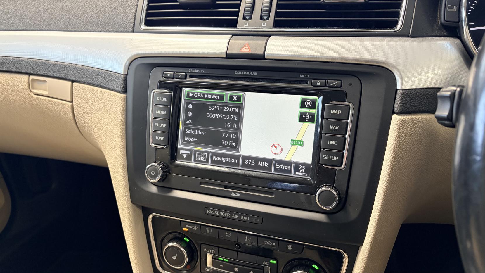 Skoda Superb 2.0 TDI Elegance Estate 5dr Diesel DSG Euro 5 (s/s) (170 ps)