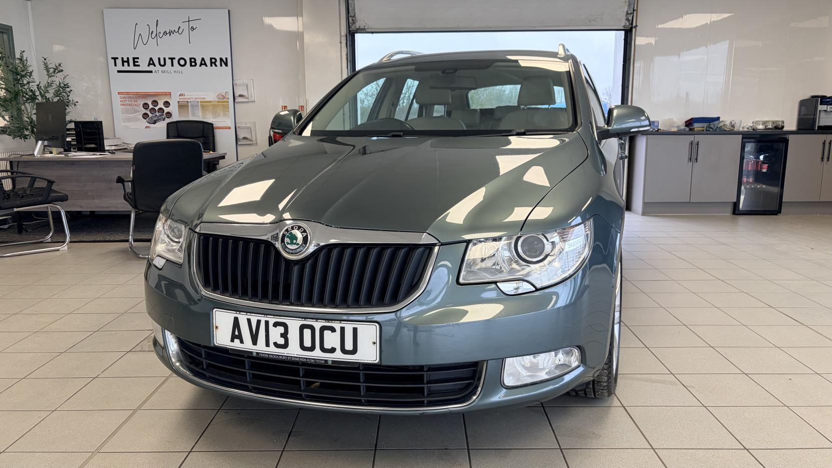 Skoda Superb 2.0 TDI Elegance Estate 5dr Diesel DSG Euro 5 (s/s) (170 ps)