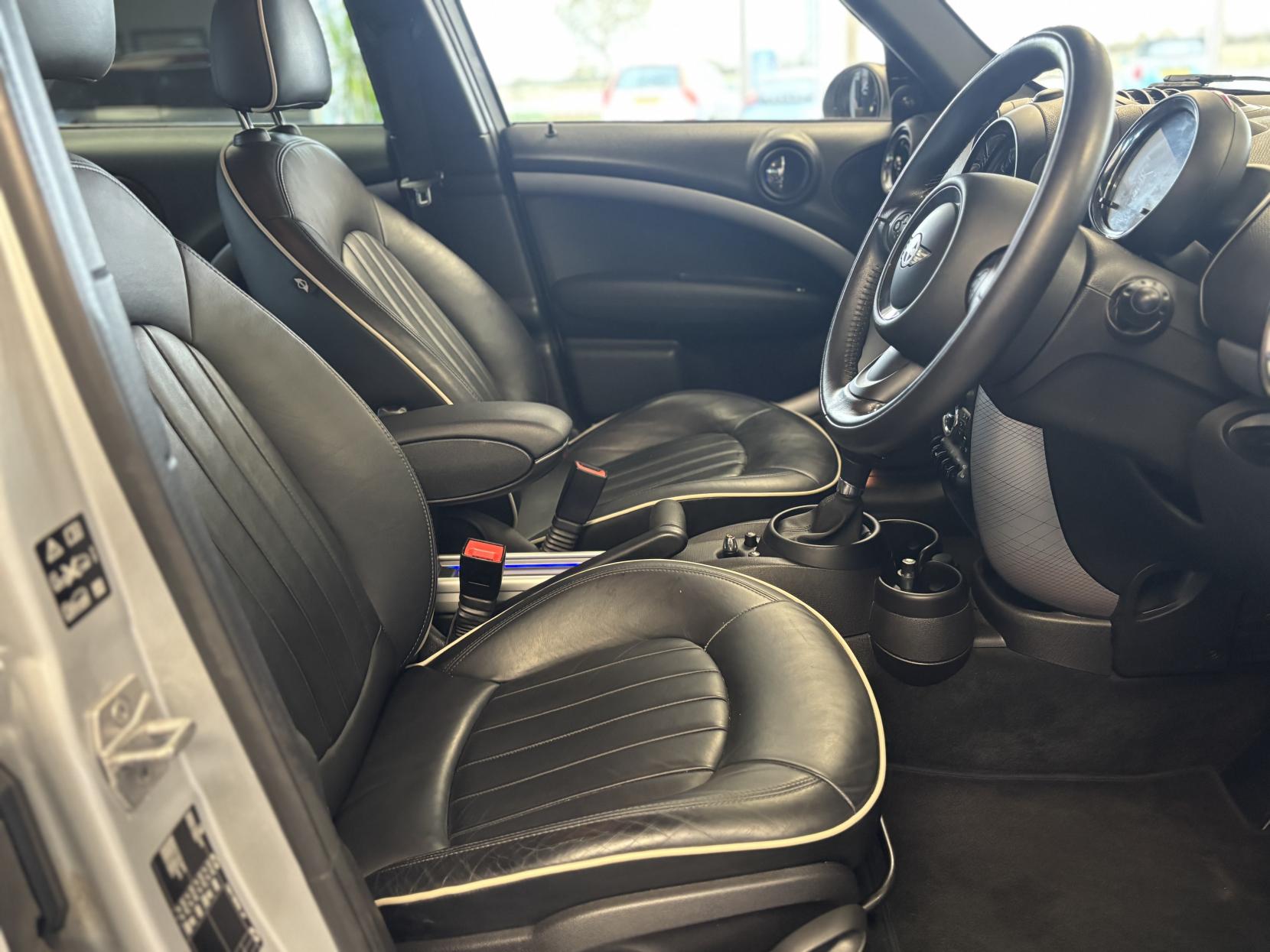 MINI Countryman 1.6 Cooper Park Lane SUV 5dr Petrol Auto ALL4 Euro 6 (122 ps)